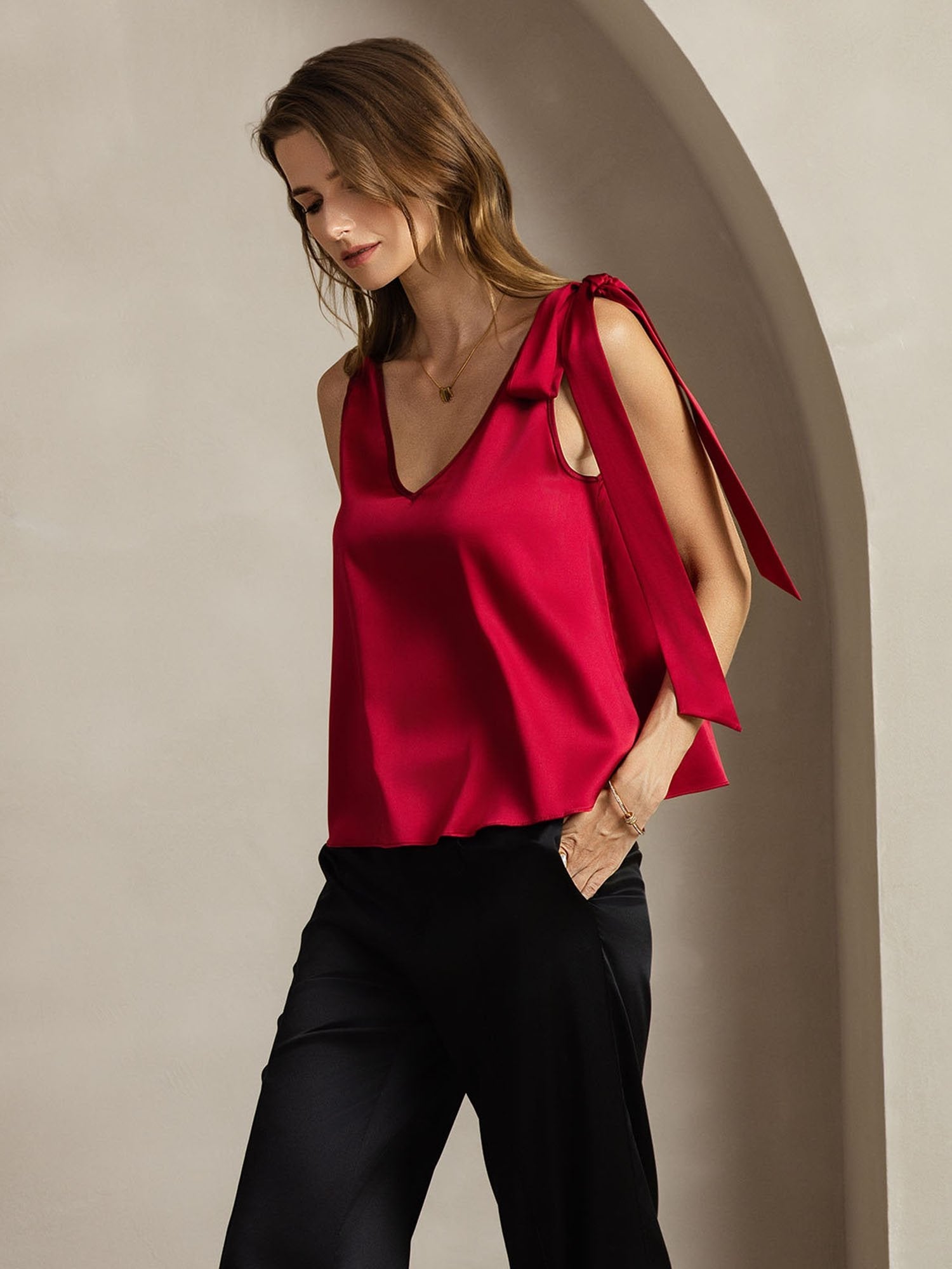 [Wine] SilkSilky-AU 19Momme Silk V Neck Women's T-Shirt 005