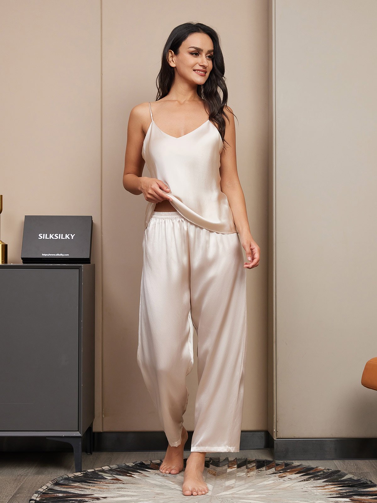 [Beige] SilkSilky-AU Pure Silk Sleeveless V Neck Camisole Set 003