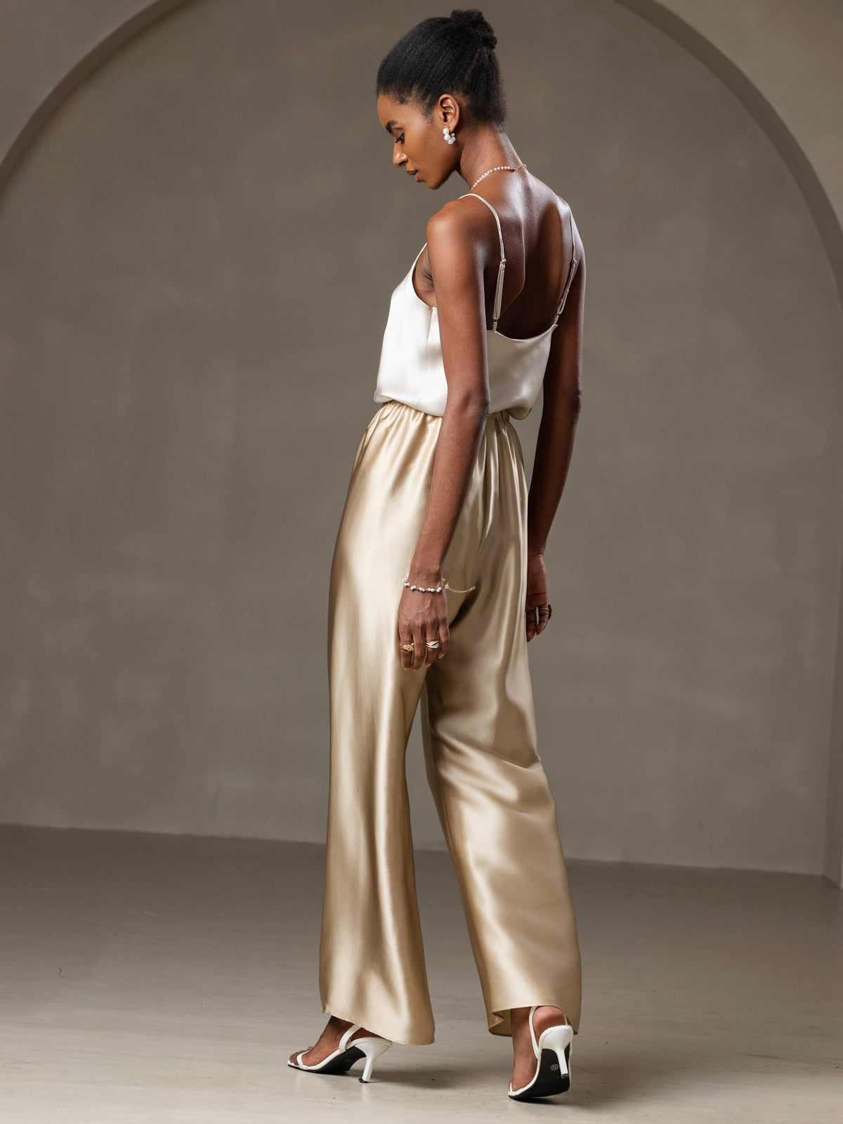 [Beige] SilkSilky-AU Pure Silk V Neck Camisole 004