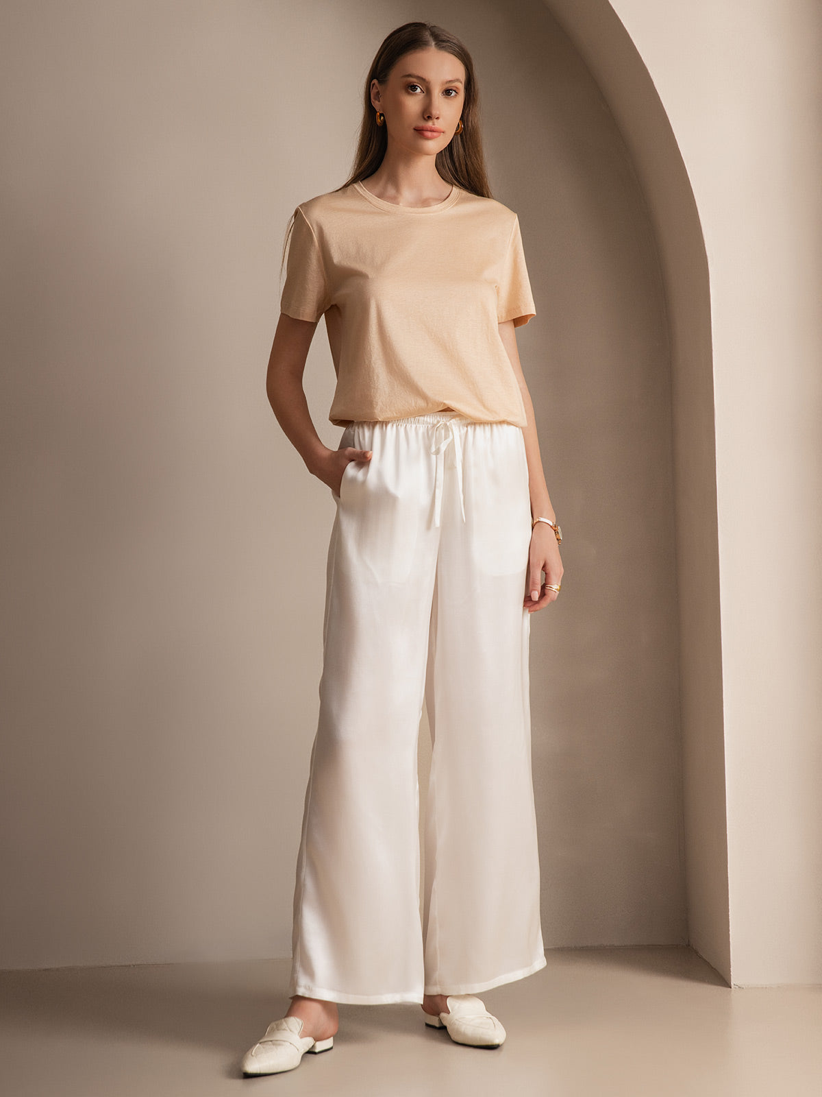 [Beige] SilkSilky-AU Silk Knitted Short Sleeve Round Neck Women's T-Shirt 003