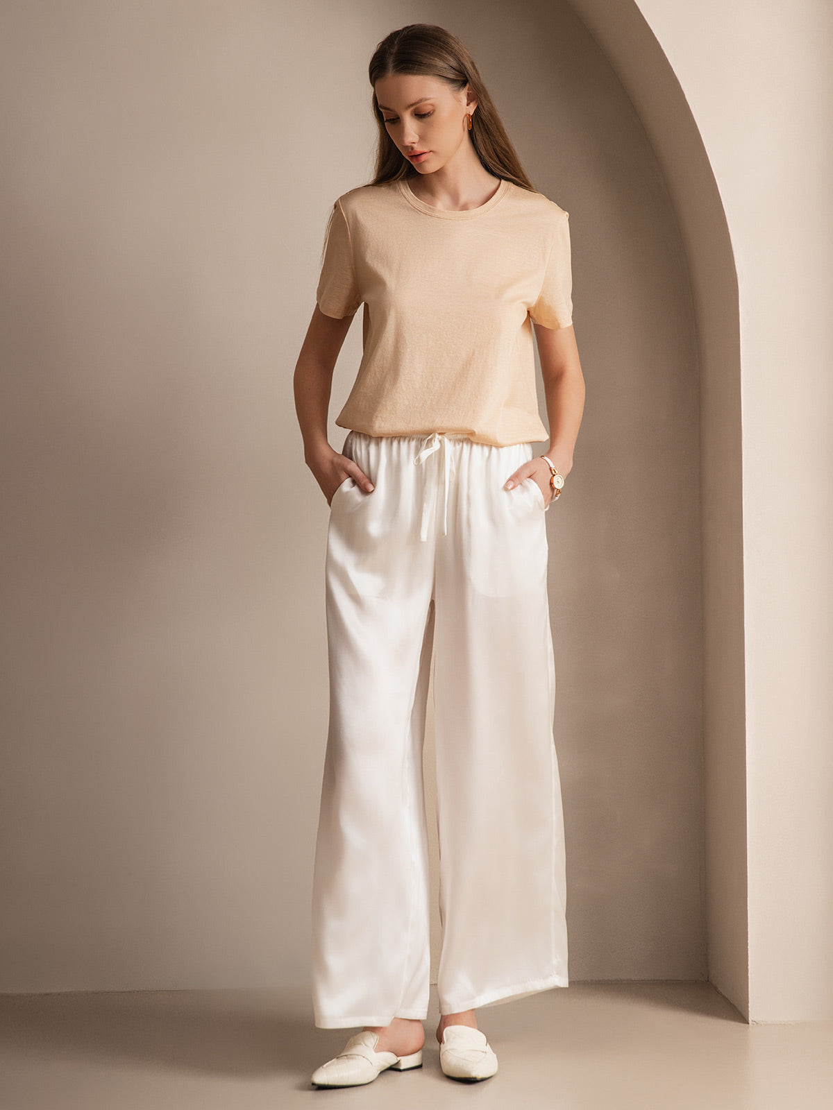 [Beige] SilkSilky-AU Silk Knitted Short Sleeve Round Neck Women's T-Shirt 004