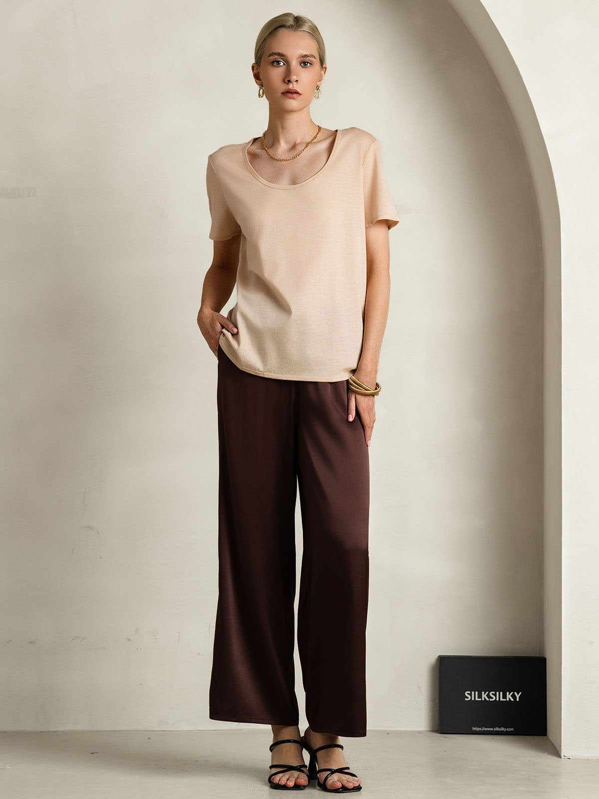 [Beige] SilkSilky-AU Silk Short Sleeve U Neck Women's T-Shirt 008