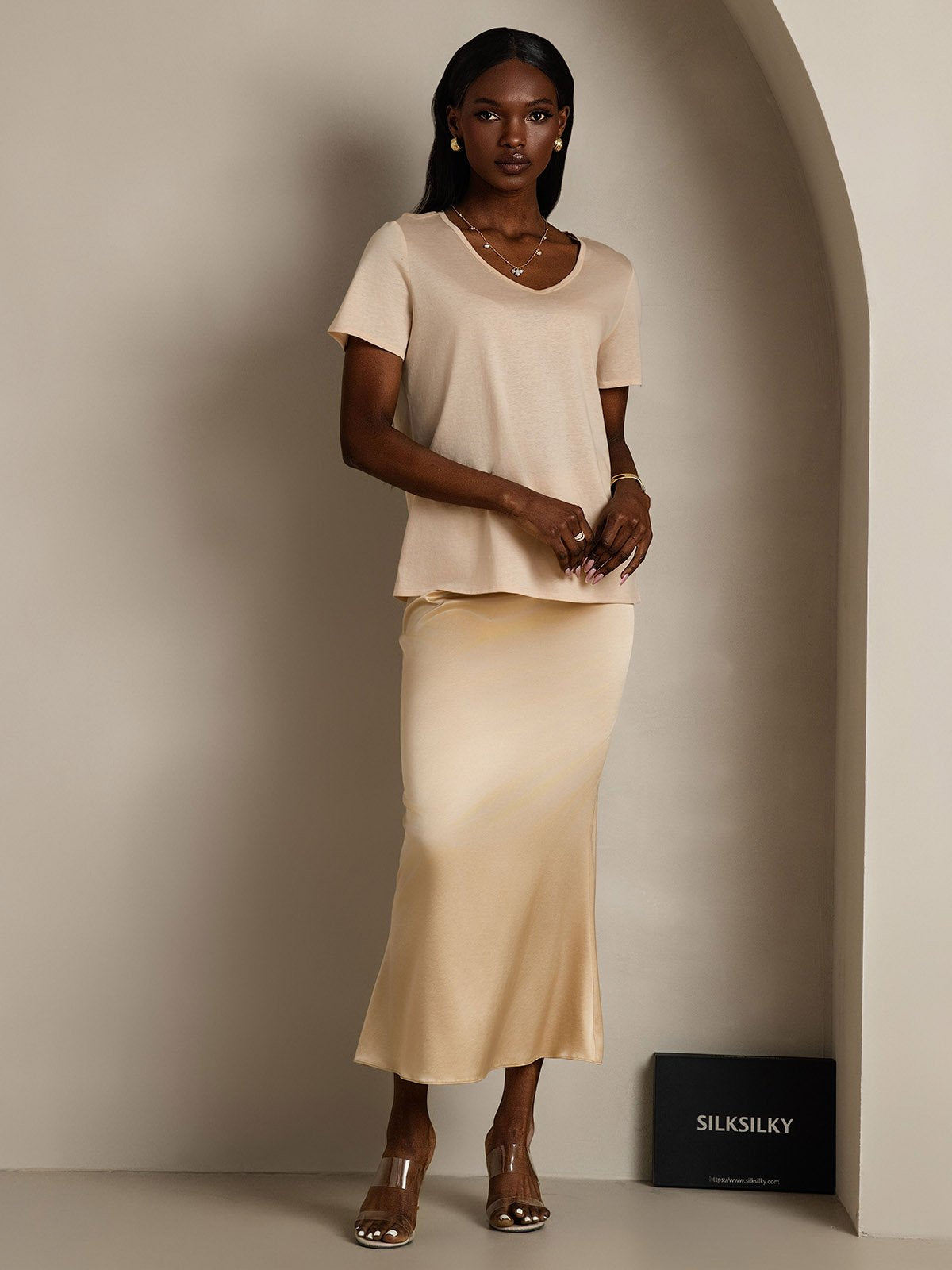 [Beige] SilkSilky-AU Silk Short Sleeve V Neck Women's T-Shirt 006