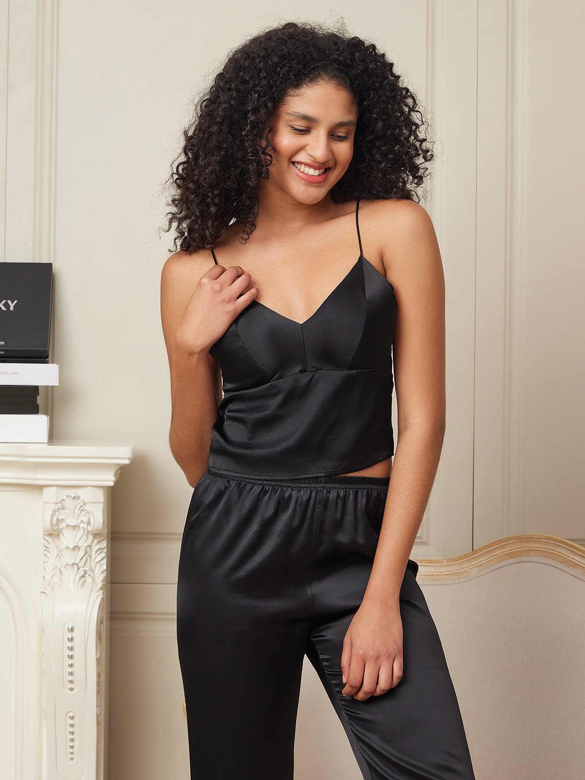 [Black] SilkSilky-AU Pure Silk V Neck Camisole 002