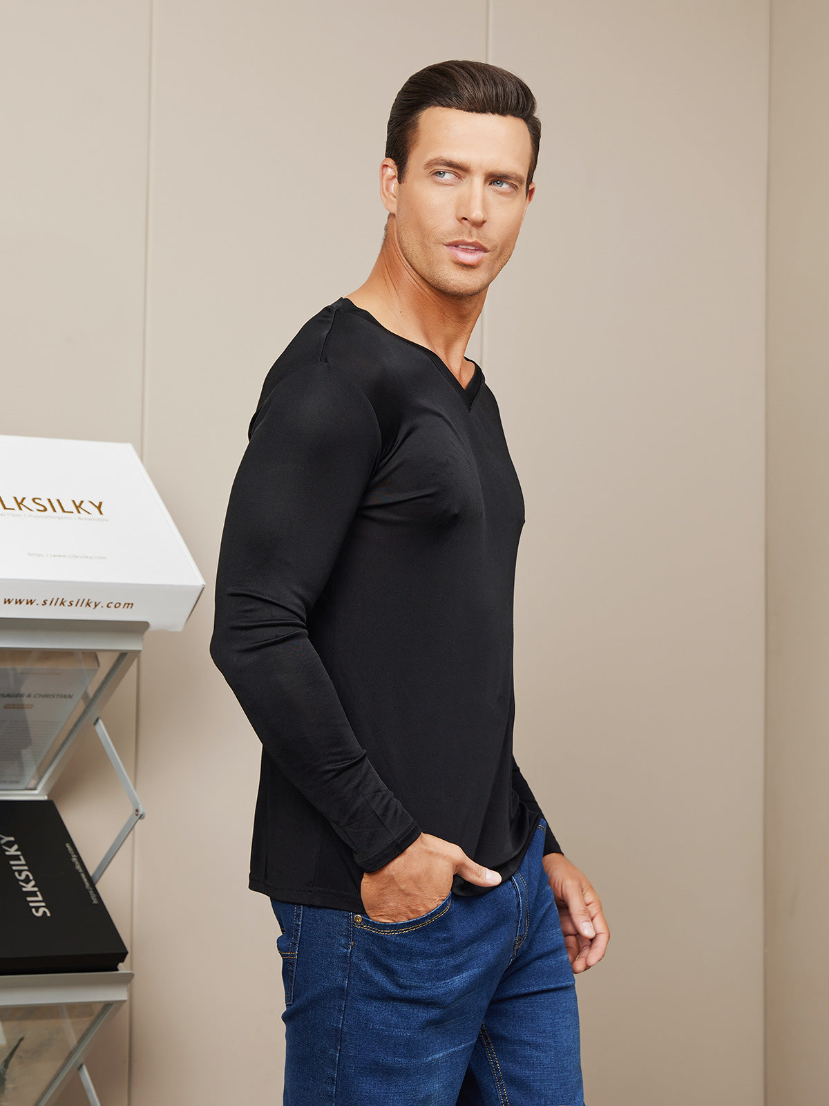 [Black] SilkSilky-AU Silk Knitted Long Sleeve V Neck Men's T-Shirt 004