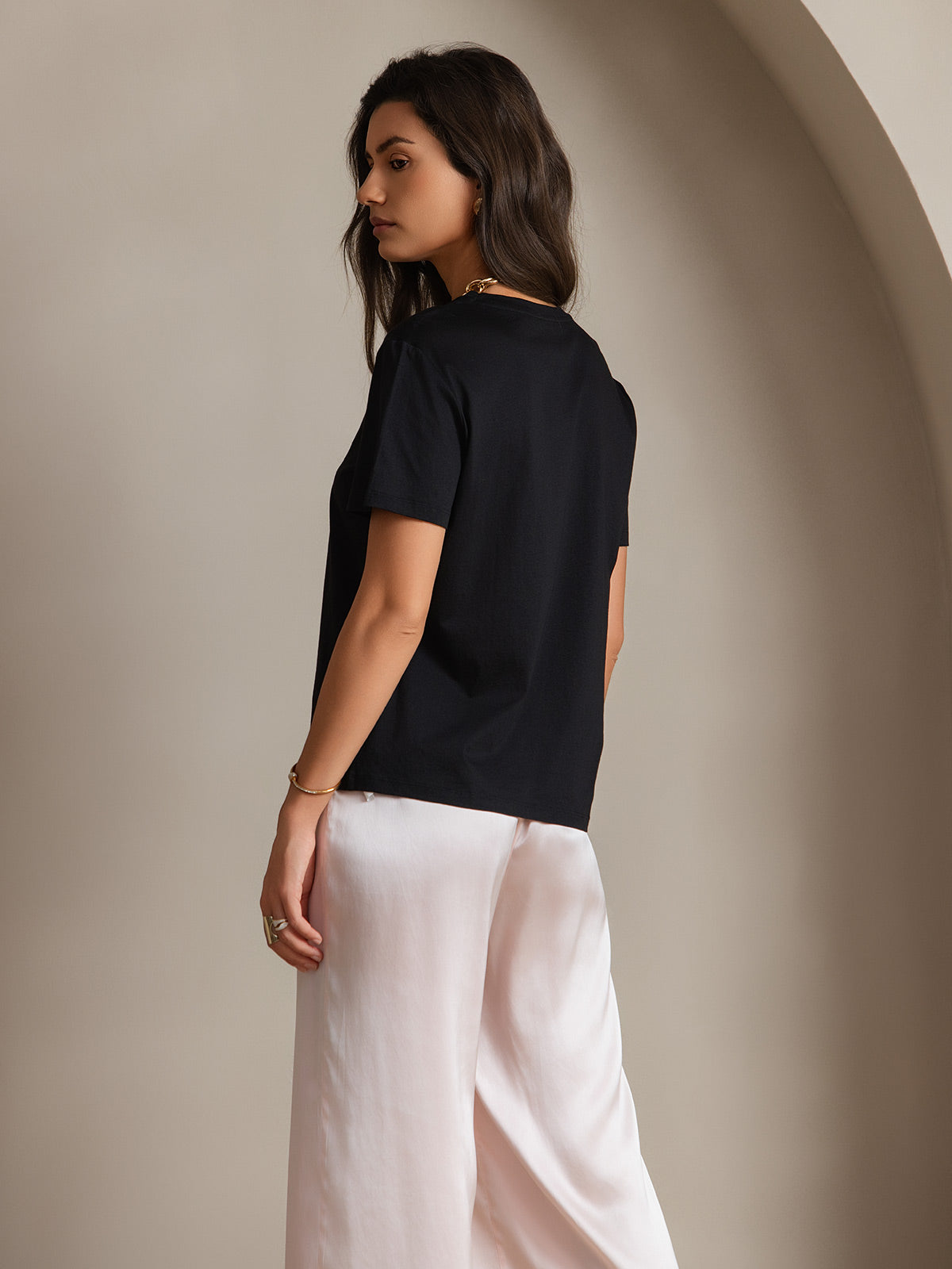 [Black] SilkSilky-AU Silk Knitted Short Sleeve Round Neck Women's T-Shirt 002