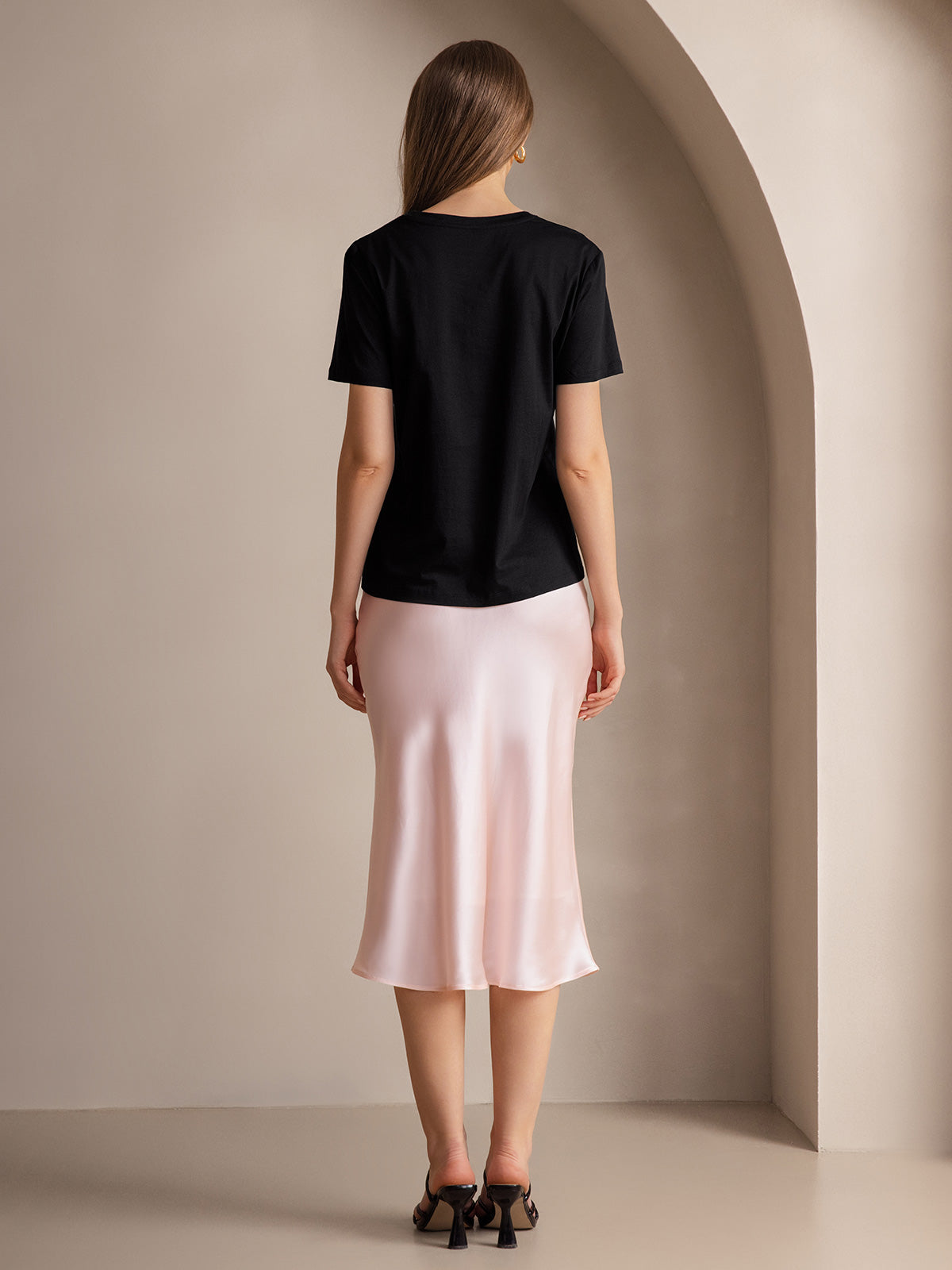 [Black] SilkSilky-AU Silk Knitted Short Sleeve Round Neck Women's T-Shirt 002