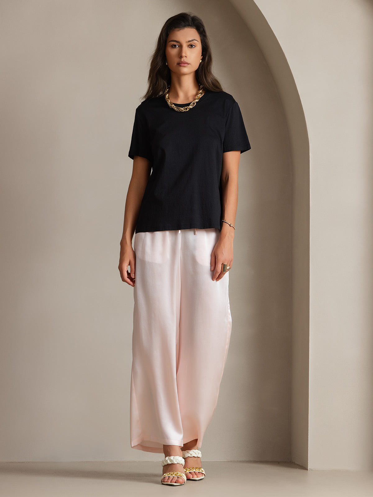 [Black] SilkSilky-AU Silk Knitted Short Sleeve Round Neck Women's T-Shirt 003