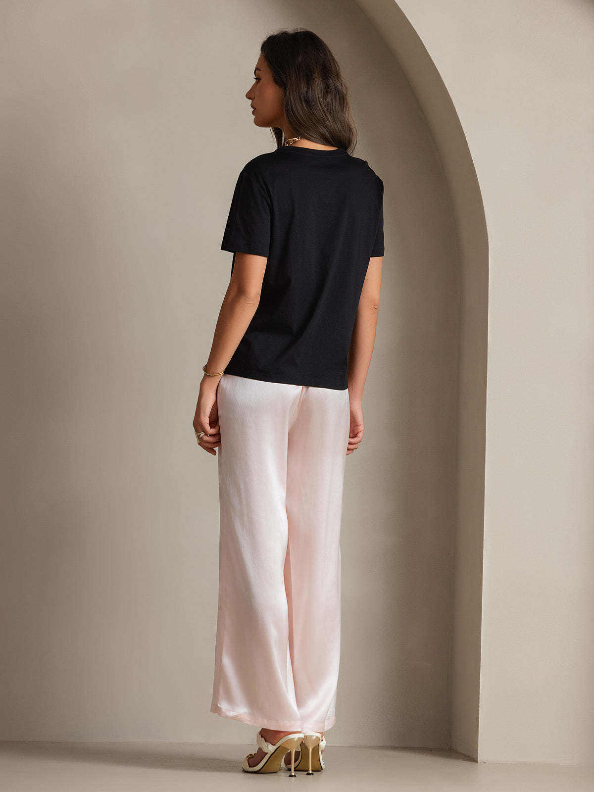 [Black] SilkSilky-AU Silk Knitted Short Sleeve Round Neck Women's T-Shirt 004
