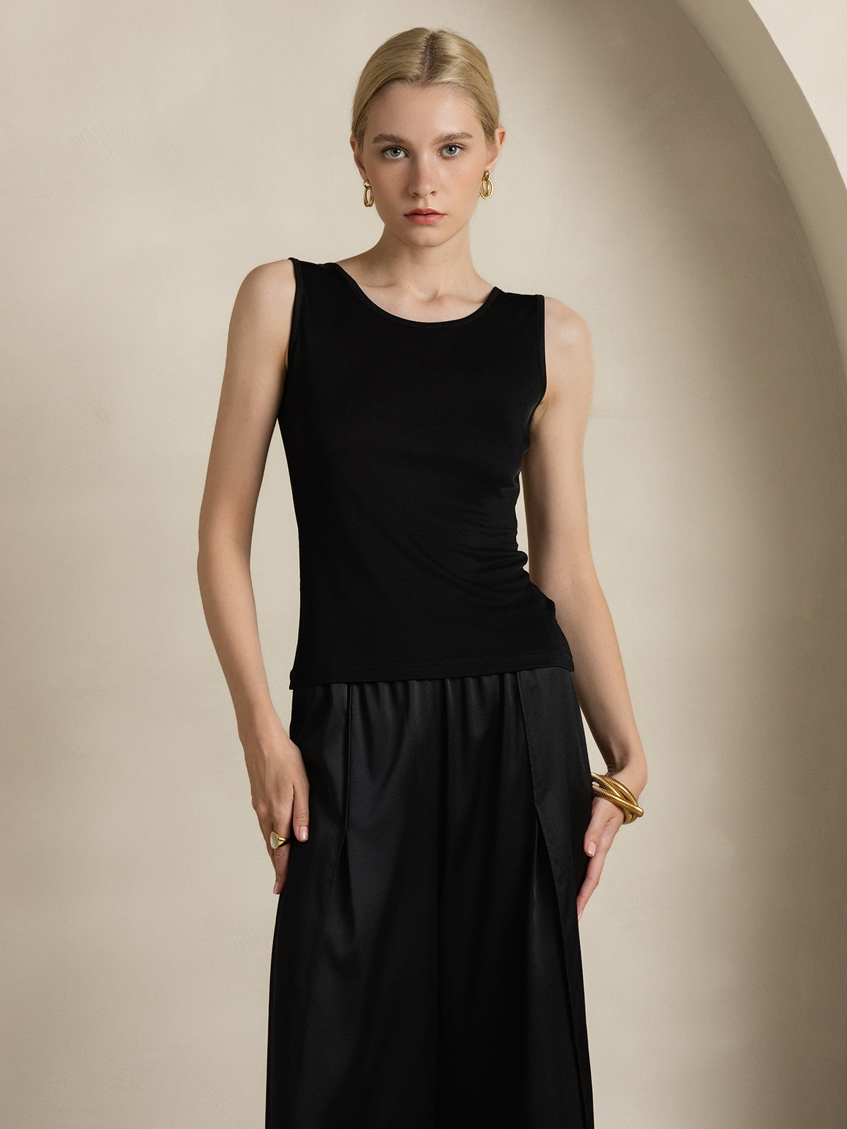 [Black] SilkSilky-AU Silk Knitted Sleeveless Round Neck Women's T-Shirt 001