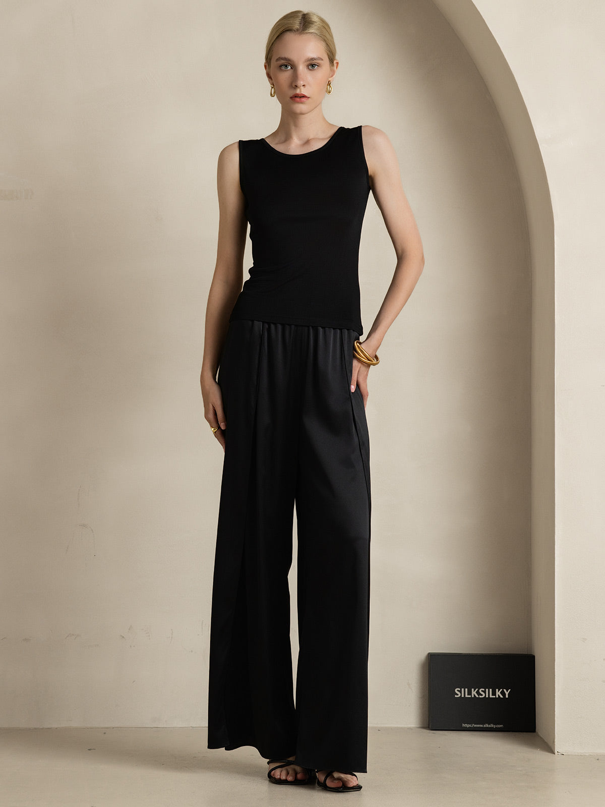 [Black] SilkSilky-AU Silk Knitted Sleeveless Round Neck Women's T-Shirt 008