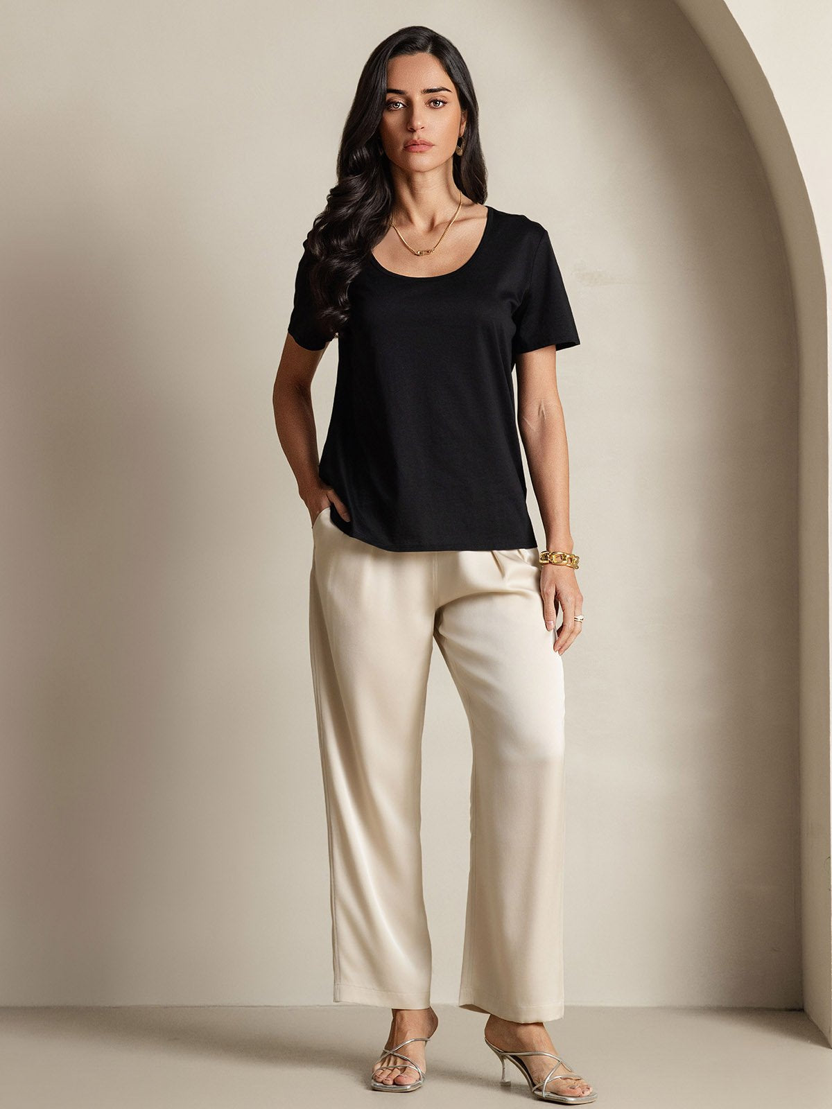[Black] SilkSilky-AU Silk Short Sleeve U Neck Women's T-Shirt 007