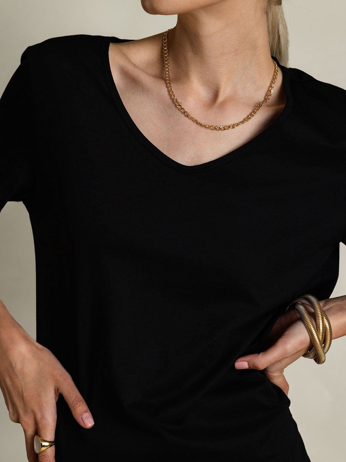 [Black] SilkSilky-AU Silk Short Sleeve V Neck Women's T-Shirt 004