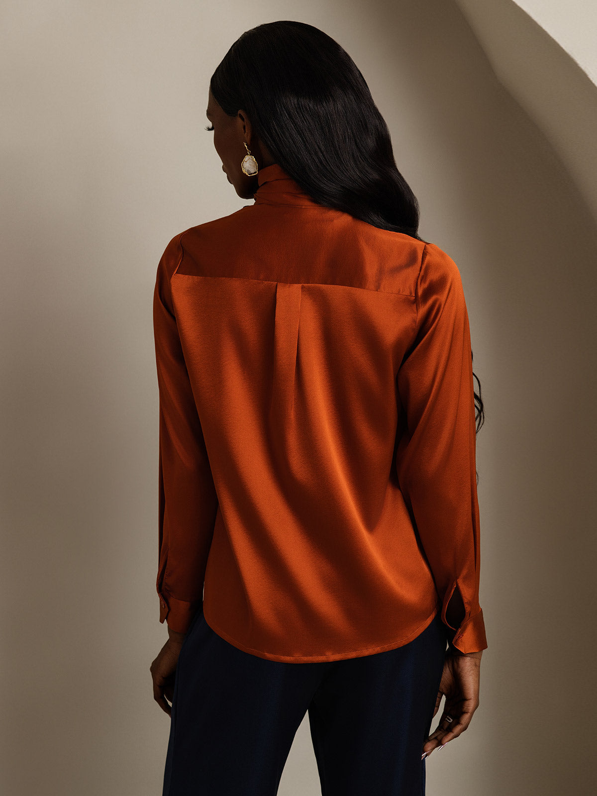 [Caramel] SilkSilky-AU 19Momme Silk Long Sleeve Tie Neck Women's Shirt 002