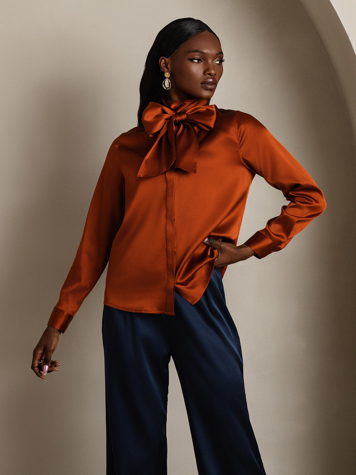 [Caramel] SilkSilky-AU 19Momme Silk Long Sleeve Tie Neck Women's Shirt 005