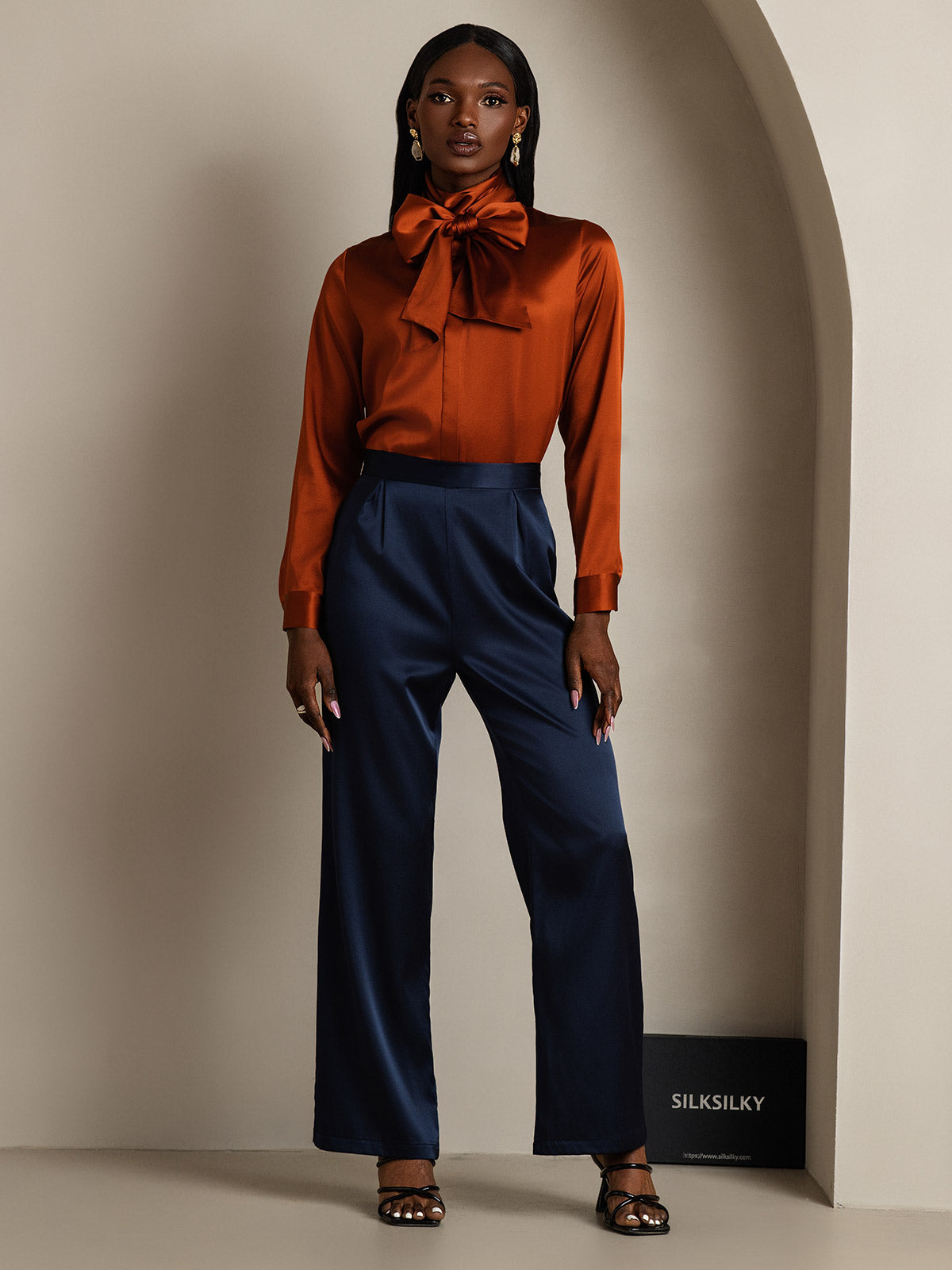 [Caramel] SilkSilky-AU 19Momme Silk Long Sleeve Tie Neck Women's Shirt 006