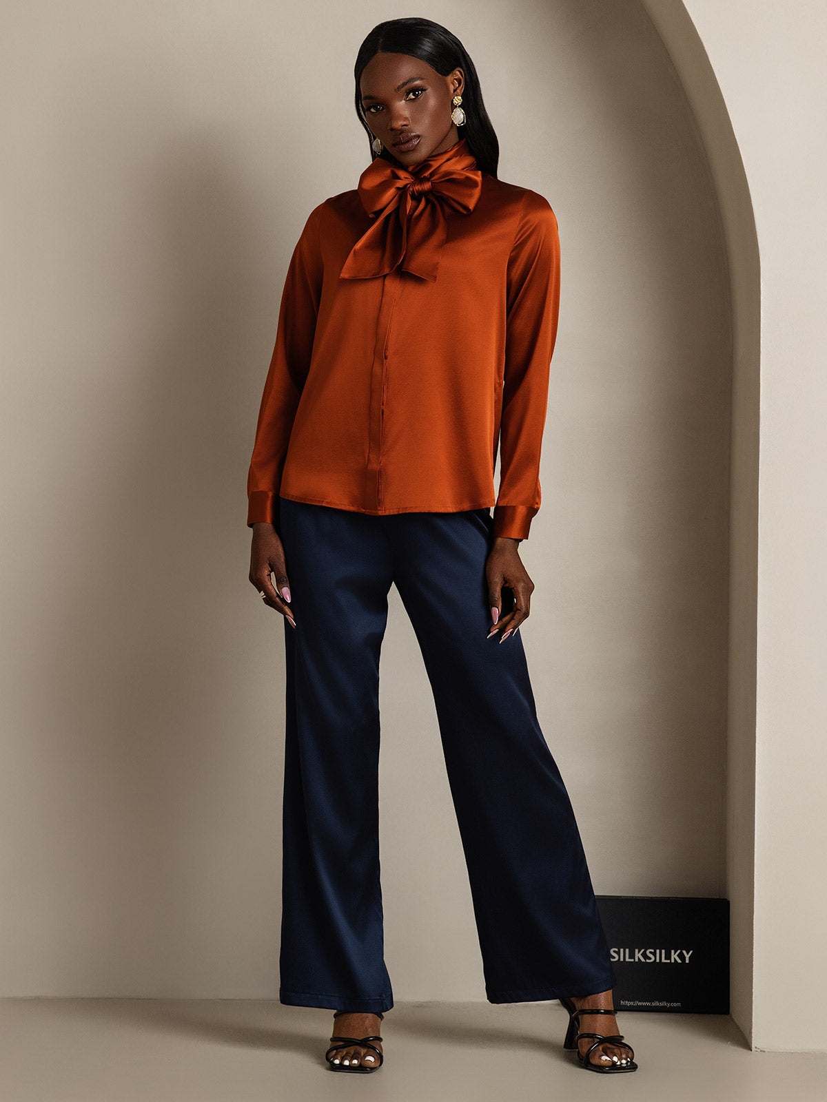 [Caramel] SilkSilky-AU 19Momme Silk Long Sleeve Tie Neck Women's Shirt 008