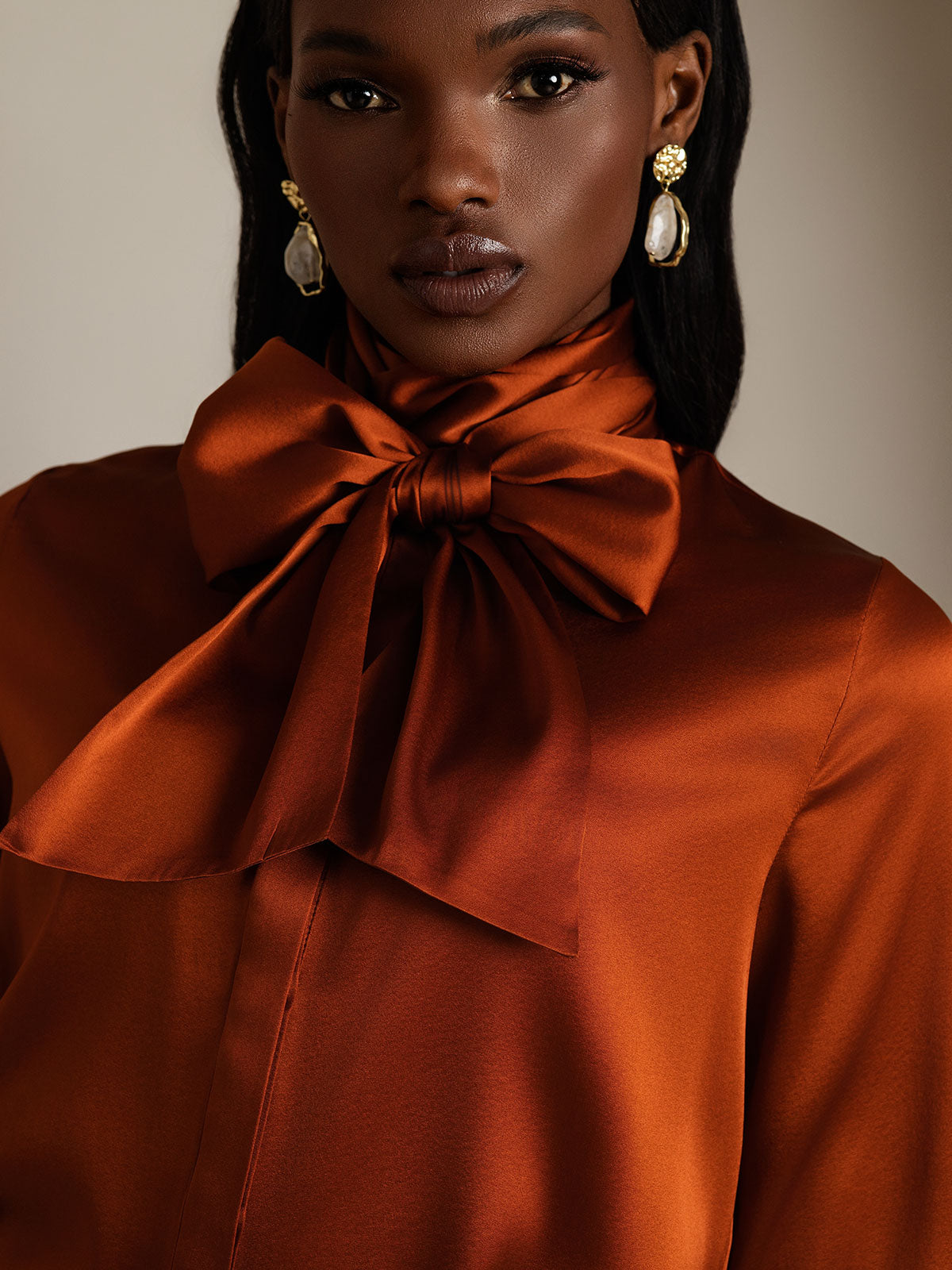 [Caramel] SilkSilky-AU 19Momme Silk Long Sleeve Tie Neck Women's Shirt 010