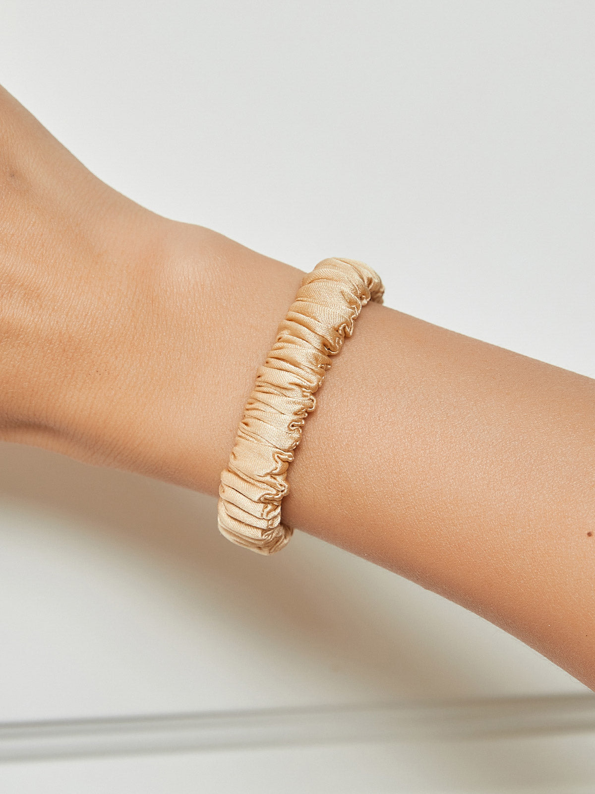 [Champagne] SilkSilky-AU 19Momme Pure Silk Scrunchie 001