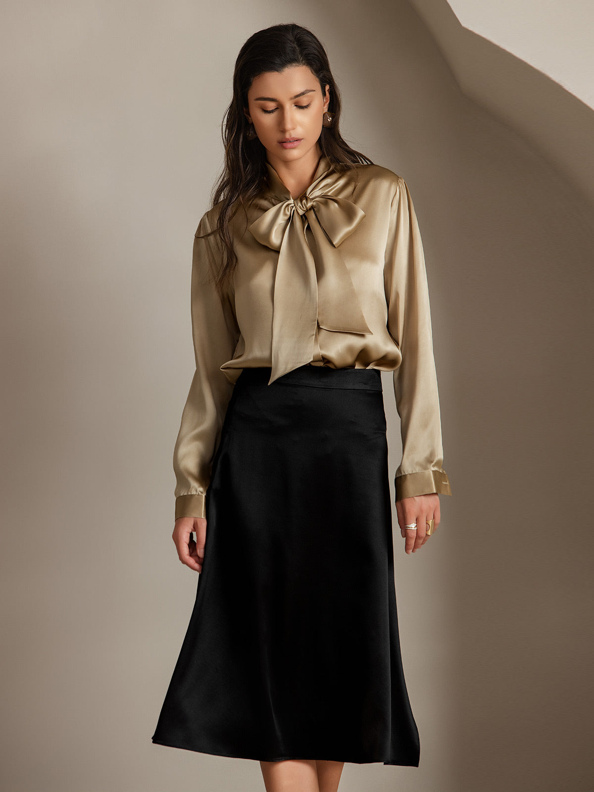 [Champagne] SilkSilky-AU 19Momme Silk Long Sleeve Tie Neck Women's Shirt 004