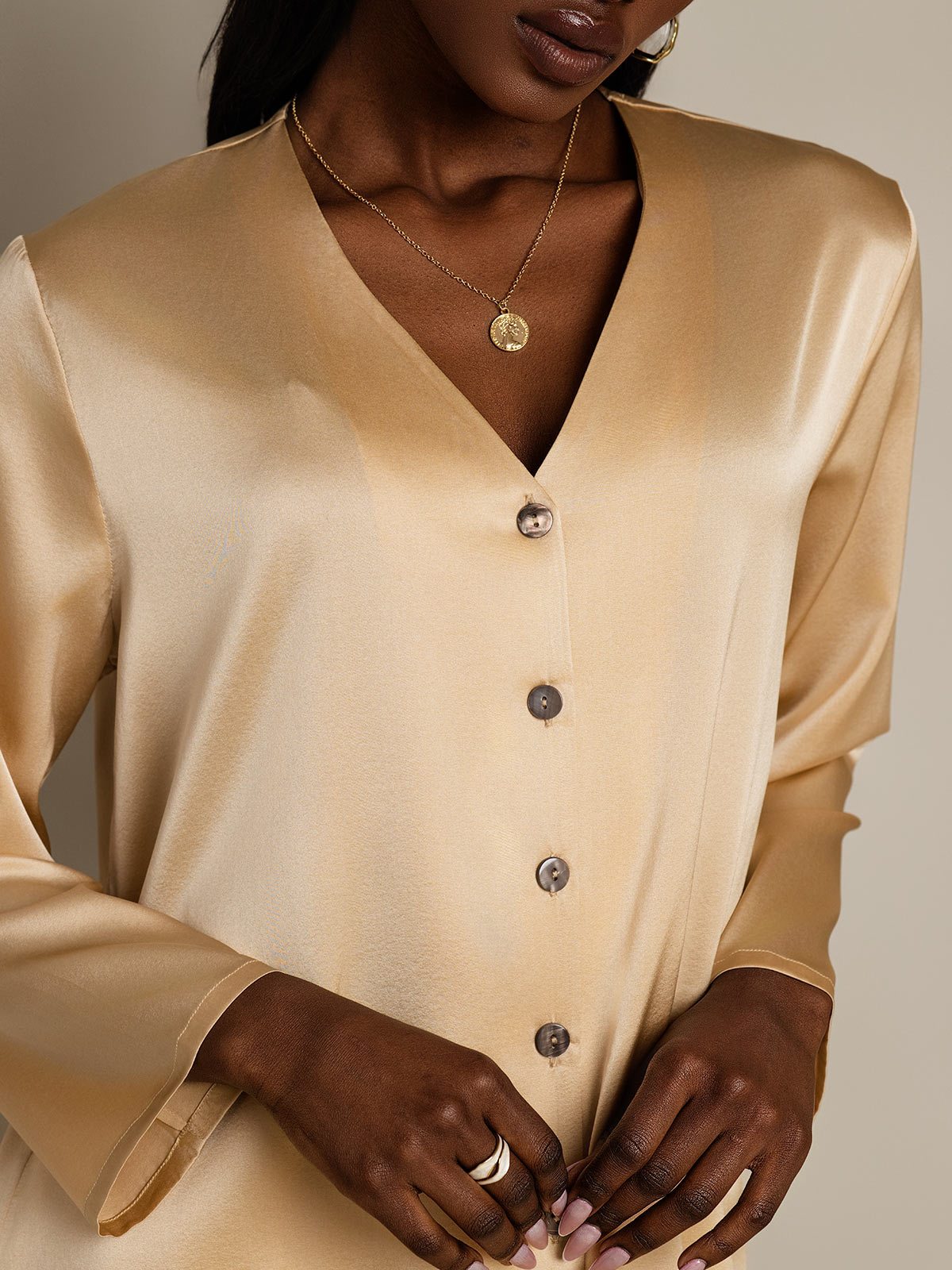 [Champagne] SilkSilky-AU 19Momme Silk V Neck Women's Shirt 006