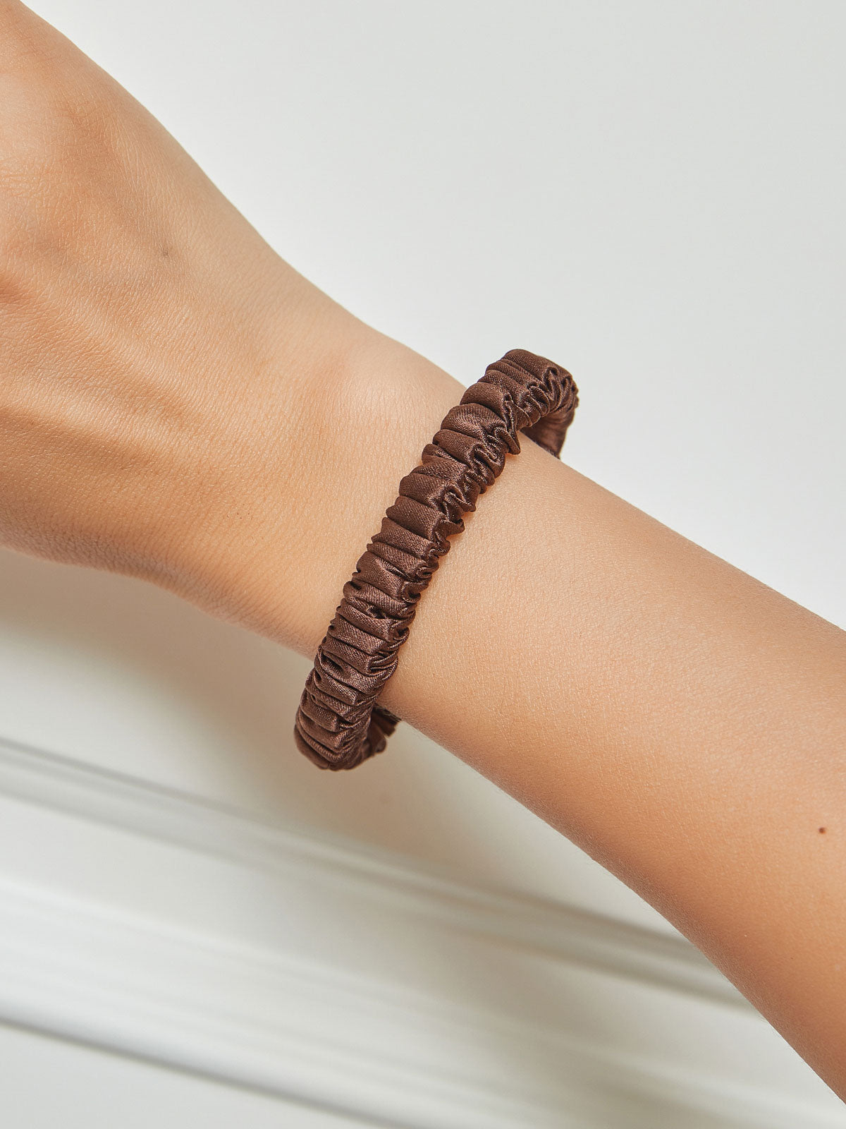 [Coffee] SilkSilky-AU 19Momme Pure Silk Scrunchie 001