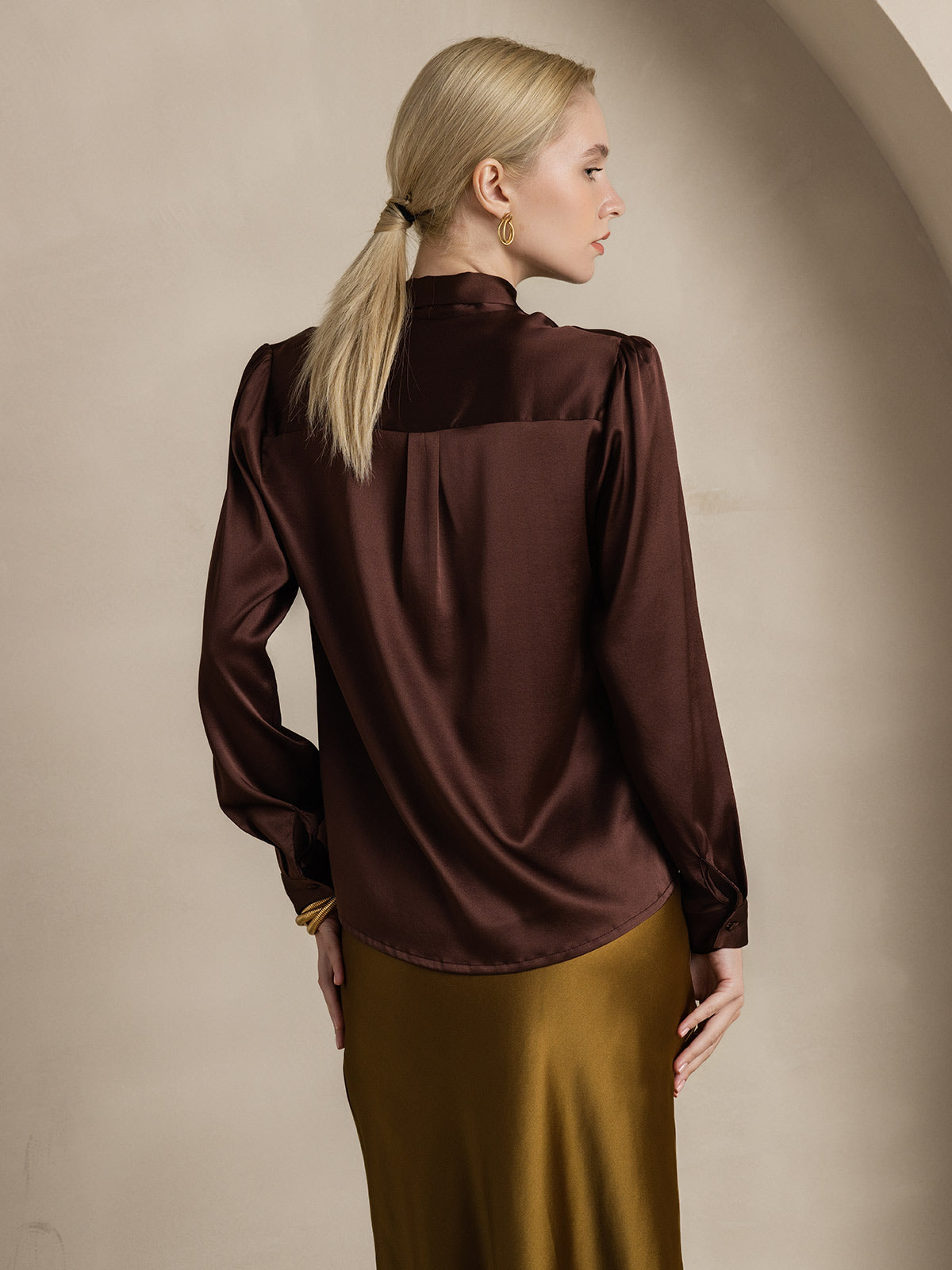 [Coffee] SilkSilky-AU 19Momme Silk Long Sleeve Tie Neck Women's Shirt 002
