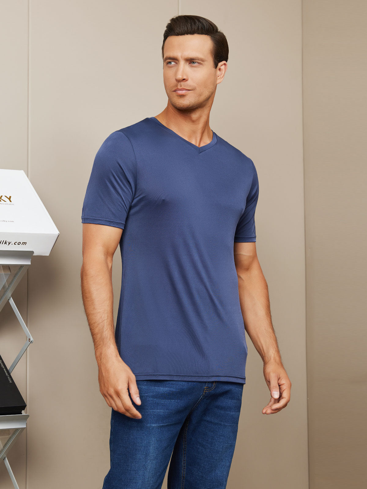 [Dark Blue] SilkSilky-AU Silk Knitted Short Sleeve V Neck Men's T-Shirt 001