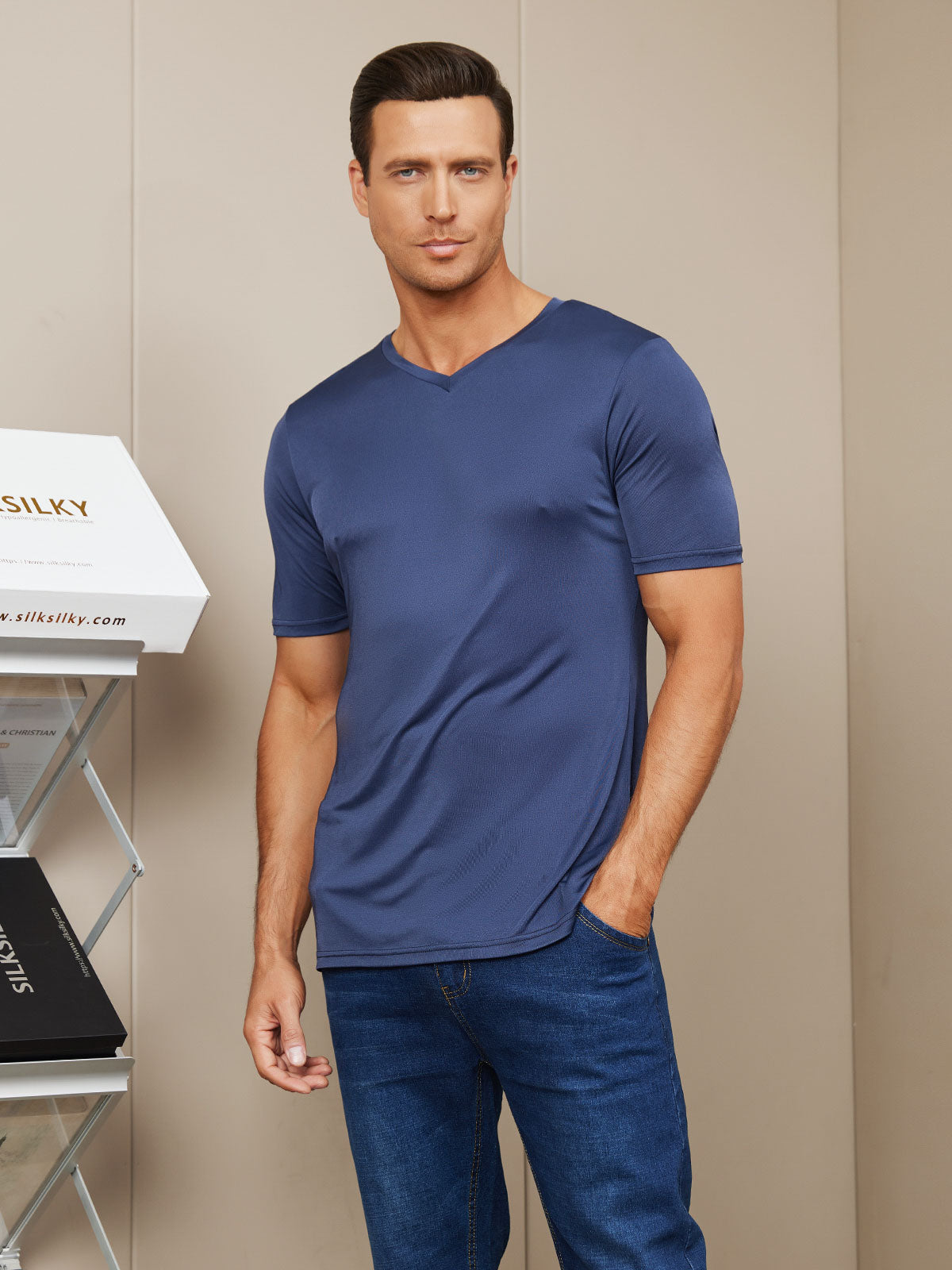 [Dark Blue] SilkSilky-AU Silk Knitted Short Sleeve V Neck Men's T-Shirt 004