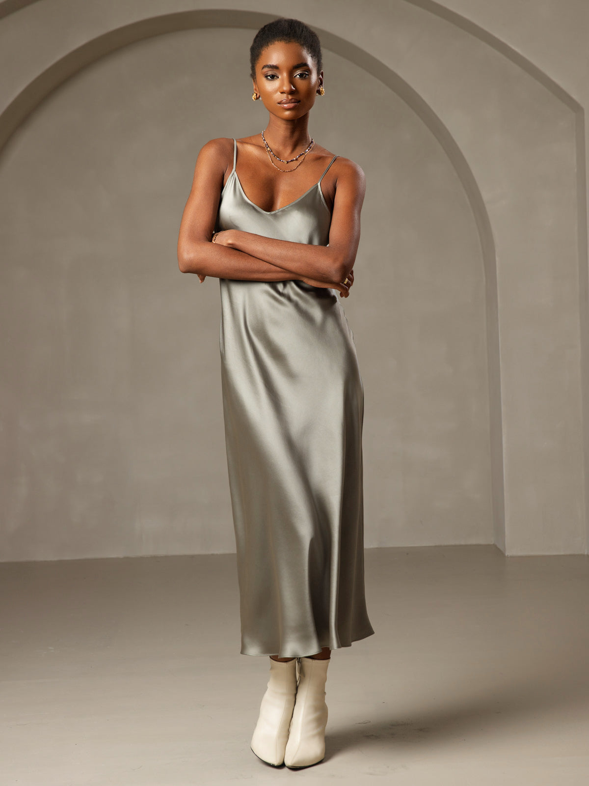 [Grayish Green] SilkSilky-AU Pure Silk Round Neck Dress 004