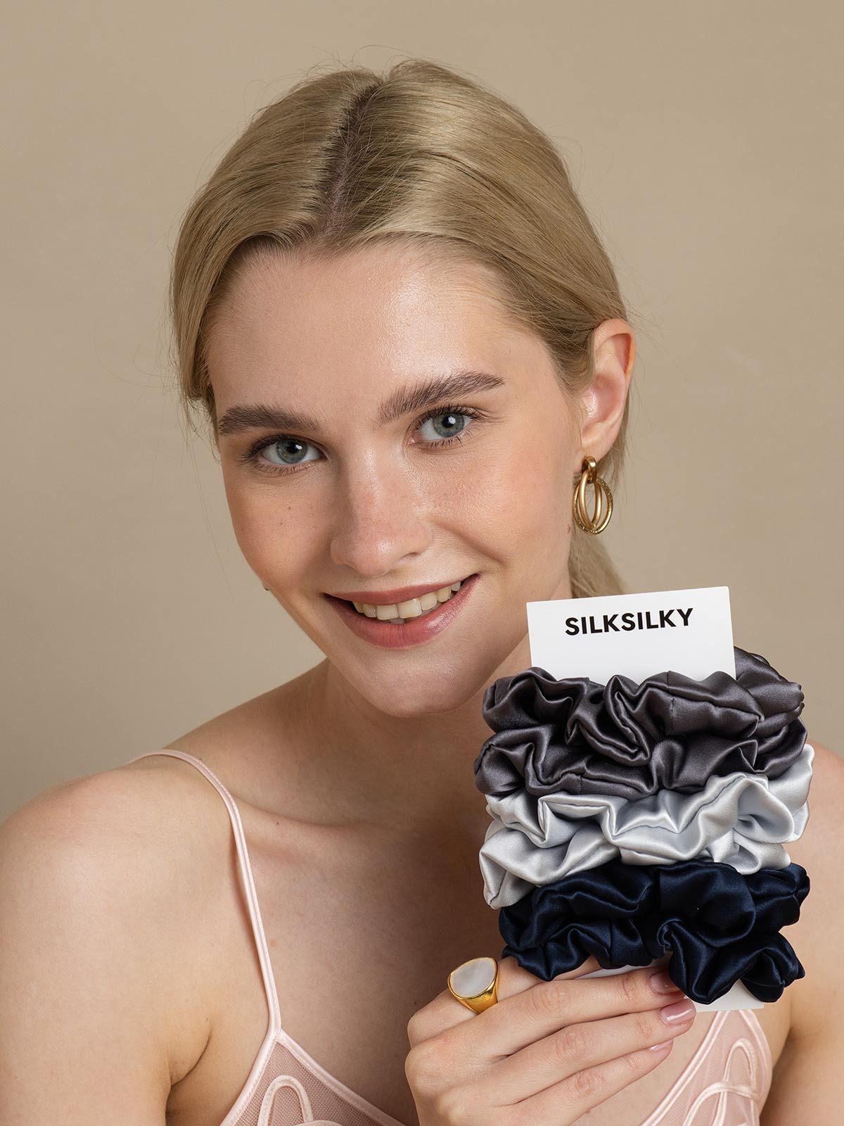 [Group1] SilkSilky-AU Pure Silk Scrunchie 002