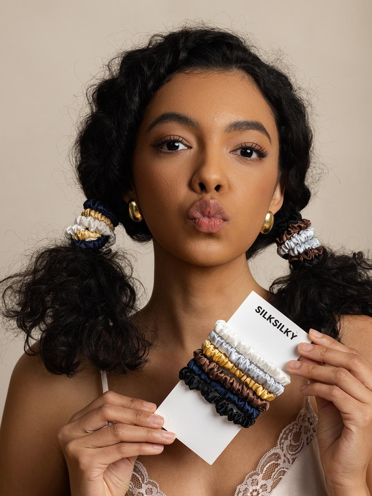 [Group1] SilkSilky-AU Scrunchie 001