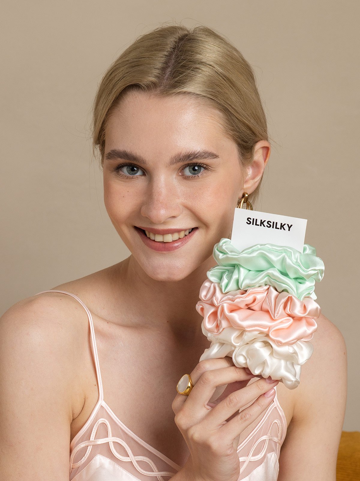 [Group2] SilkSilky-AU Pure Silk Scrunchie 002