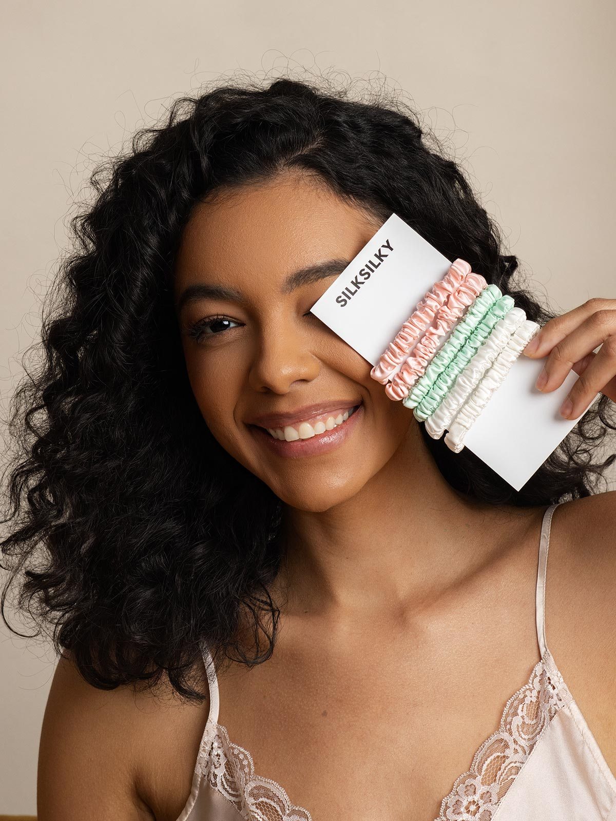 [Group2] SilkSilky-AU Scrunchie 002