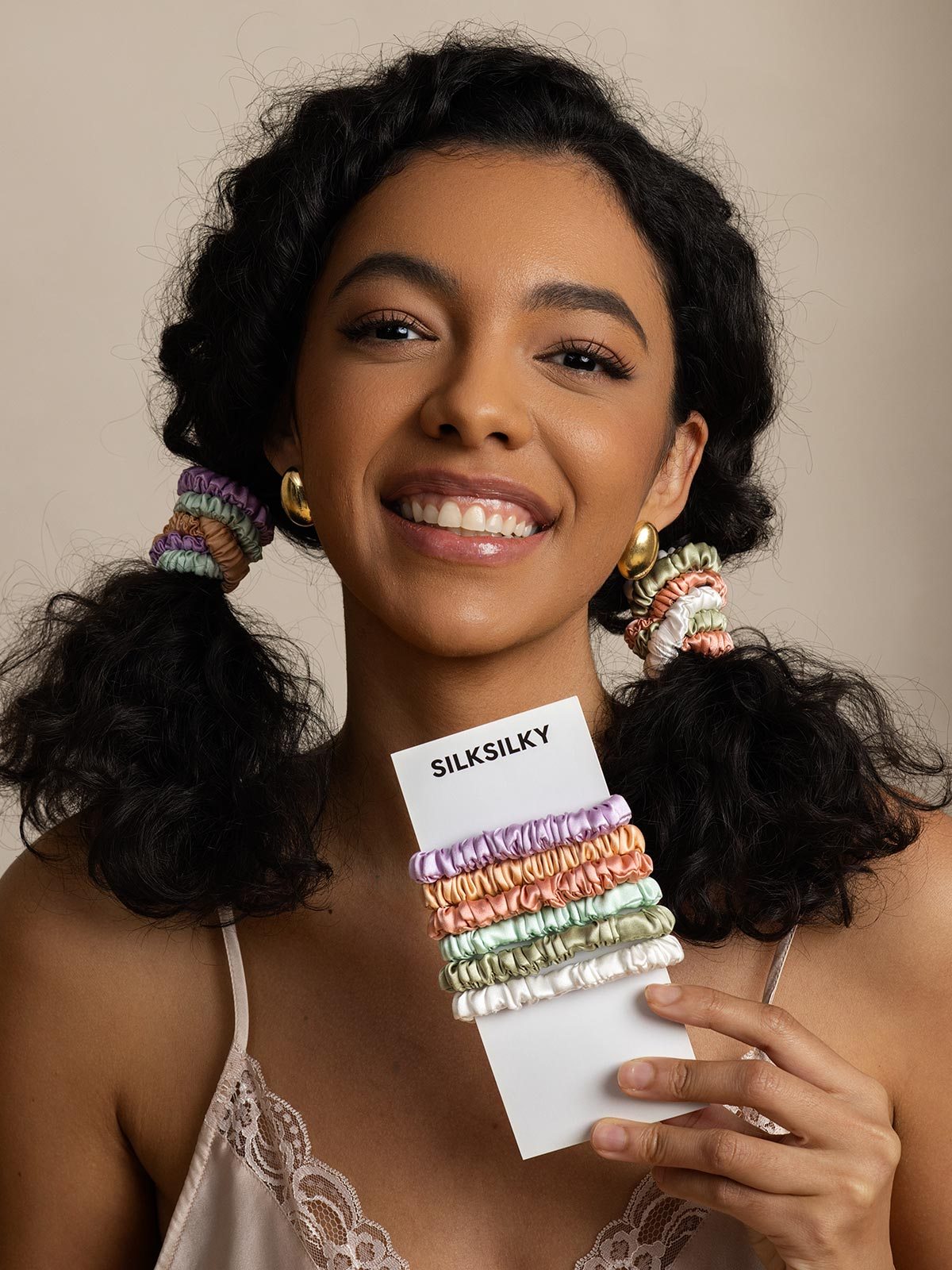 [Group3] SilkSilky-AU Scrunchie 001