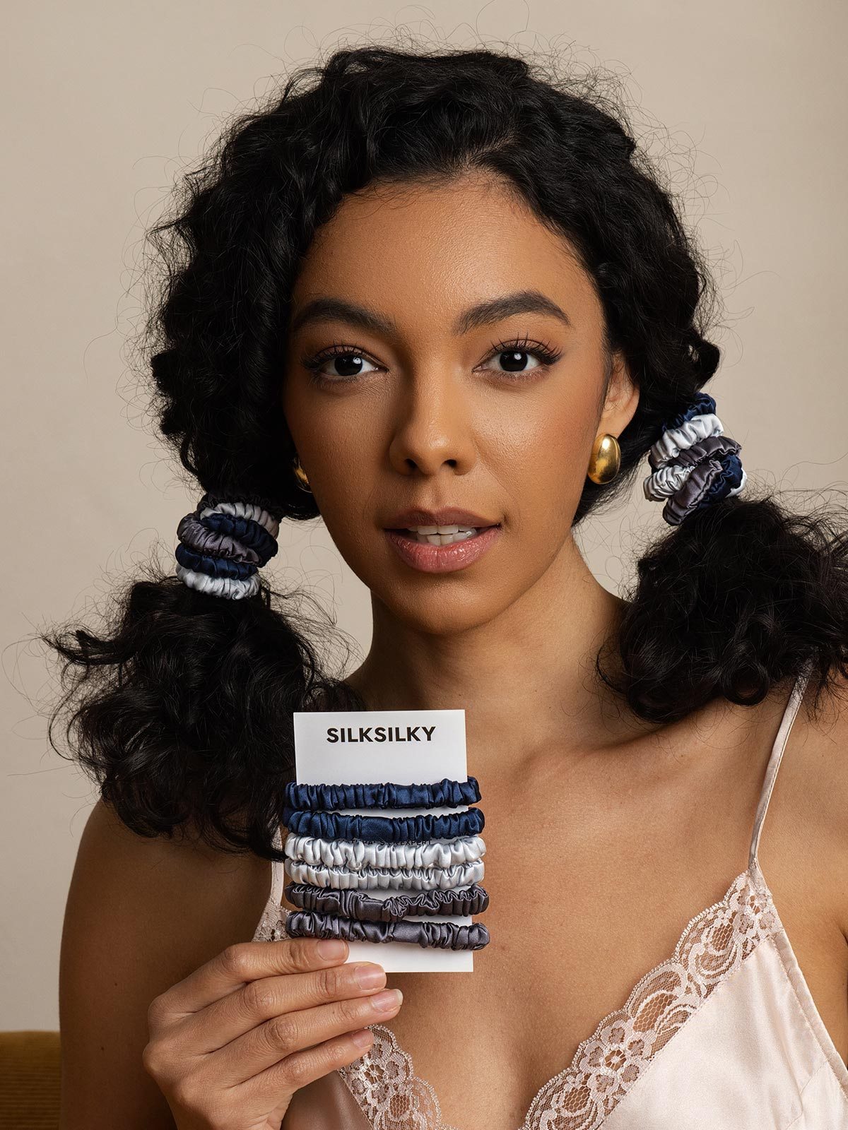 [Group4] SilkSilky-AU Scrunchie 004