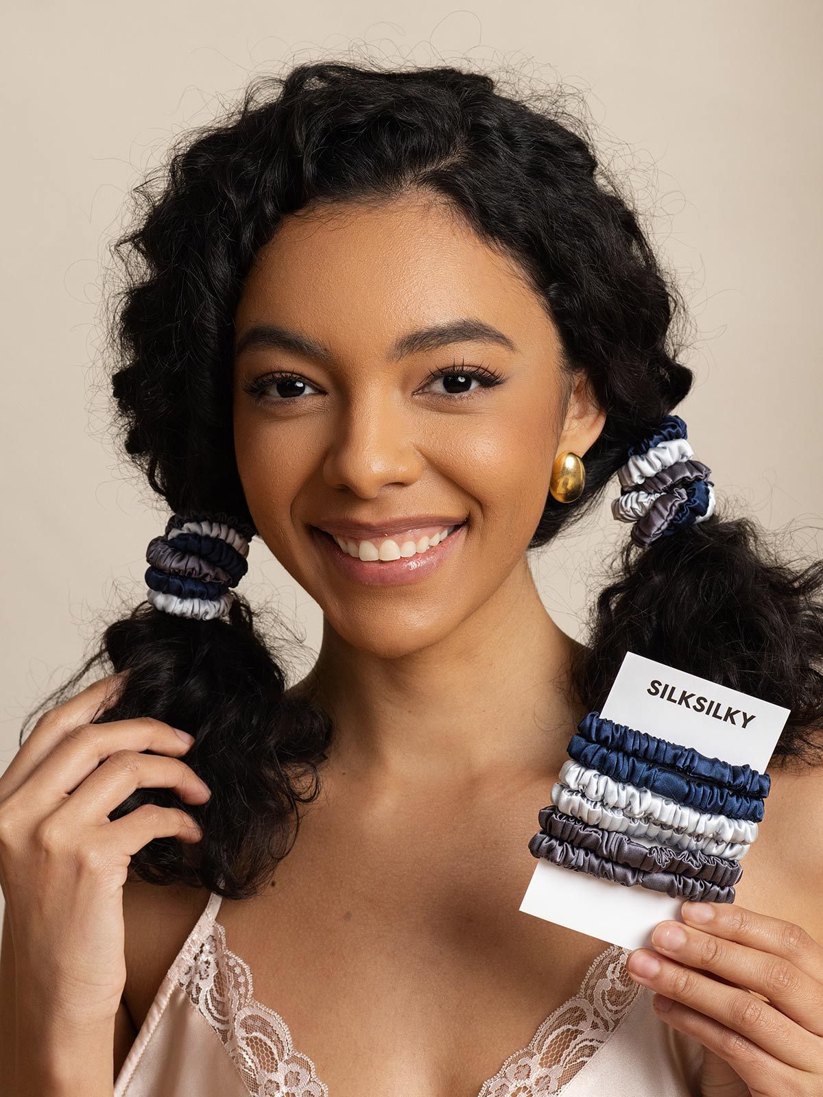 [Group4] SilkSilky-AU Scrunchie 008