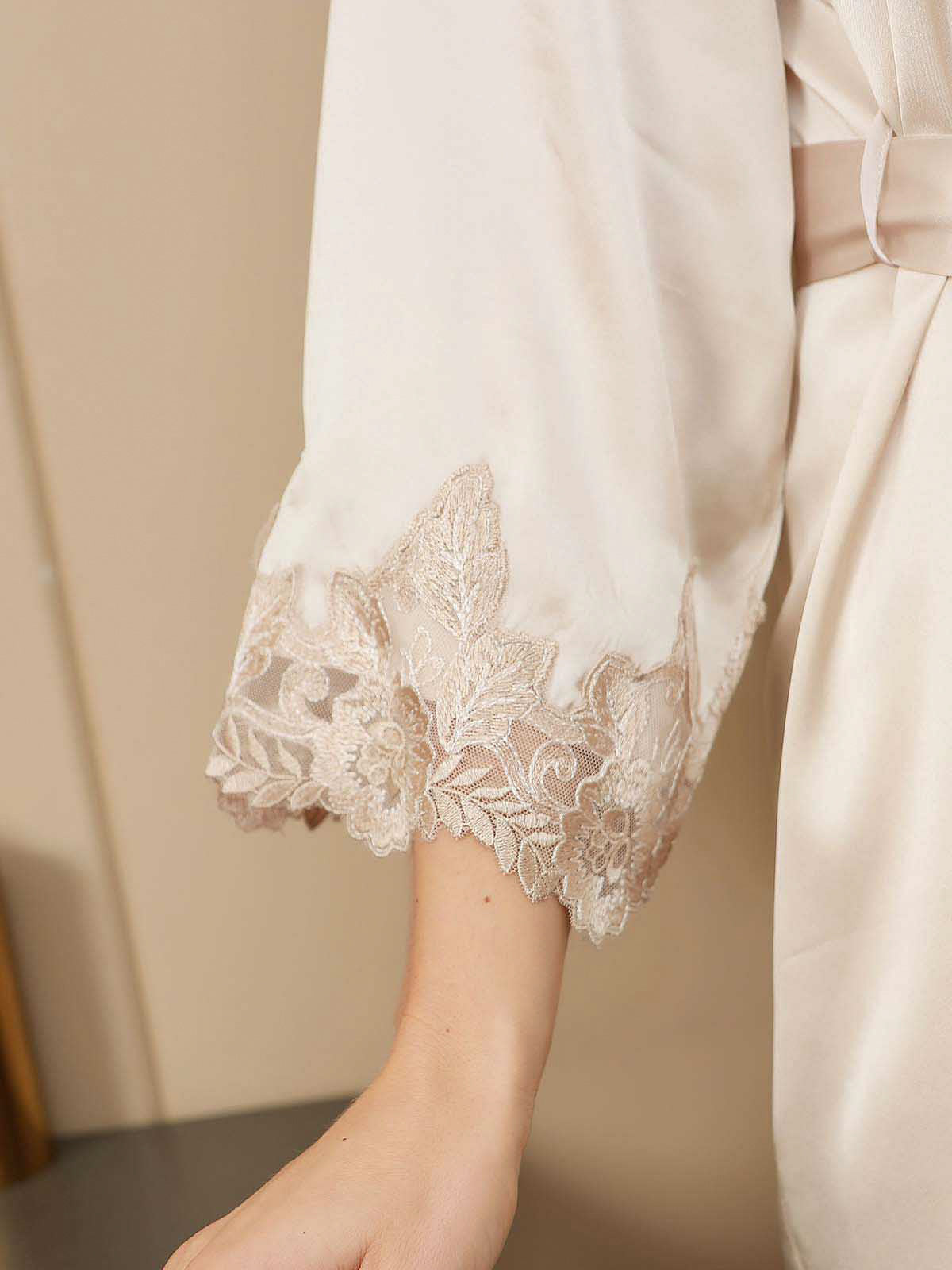 [Ivory] SilkSilky-AU Pure Silk 3/4 Sleeve V Neck Nightgown&Dressing Gown Set 010