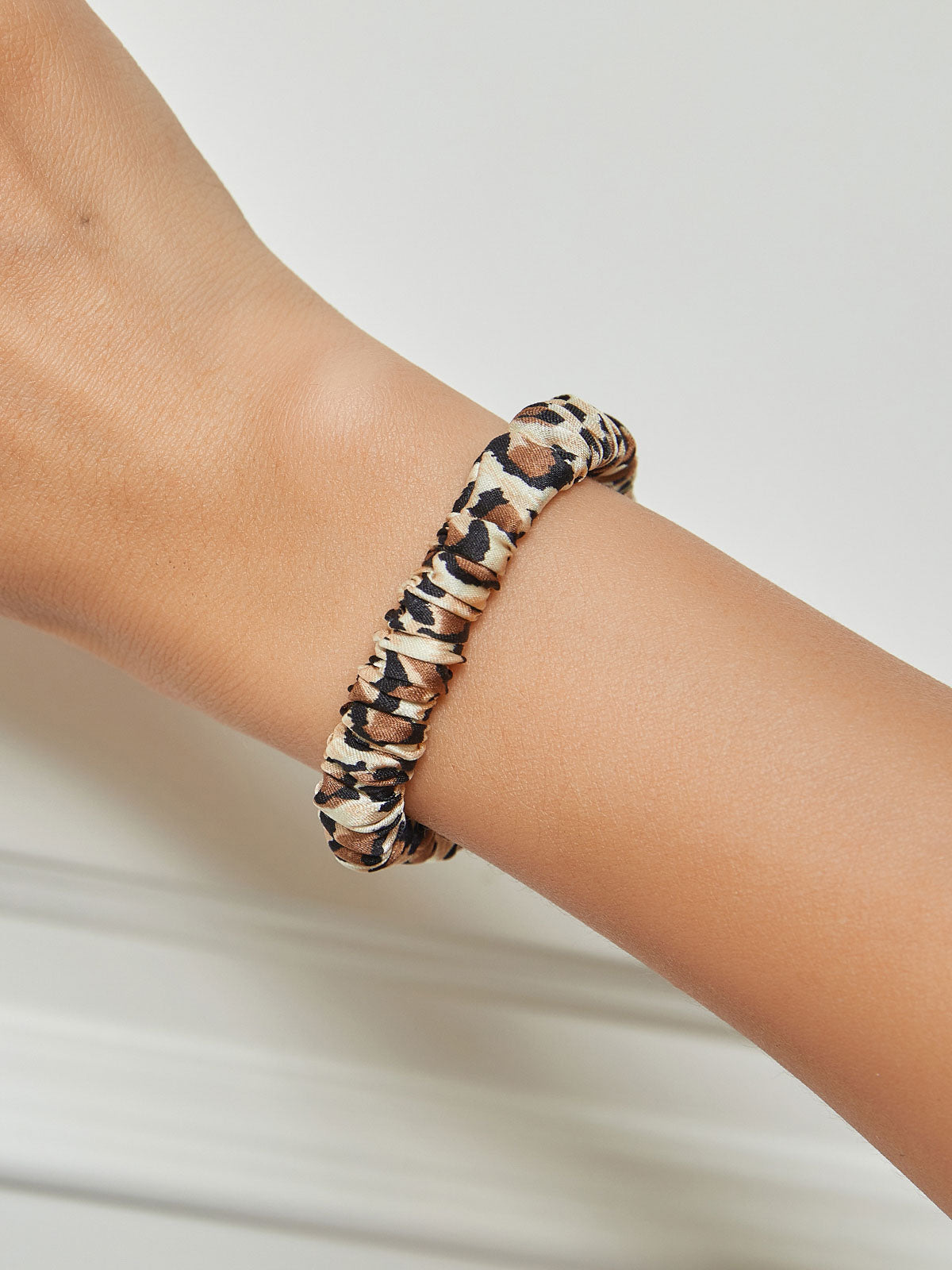 [Leopard] SilkSilky-AU Pure Silk Scrunchie 001