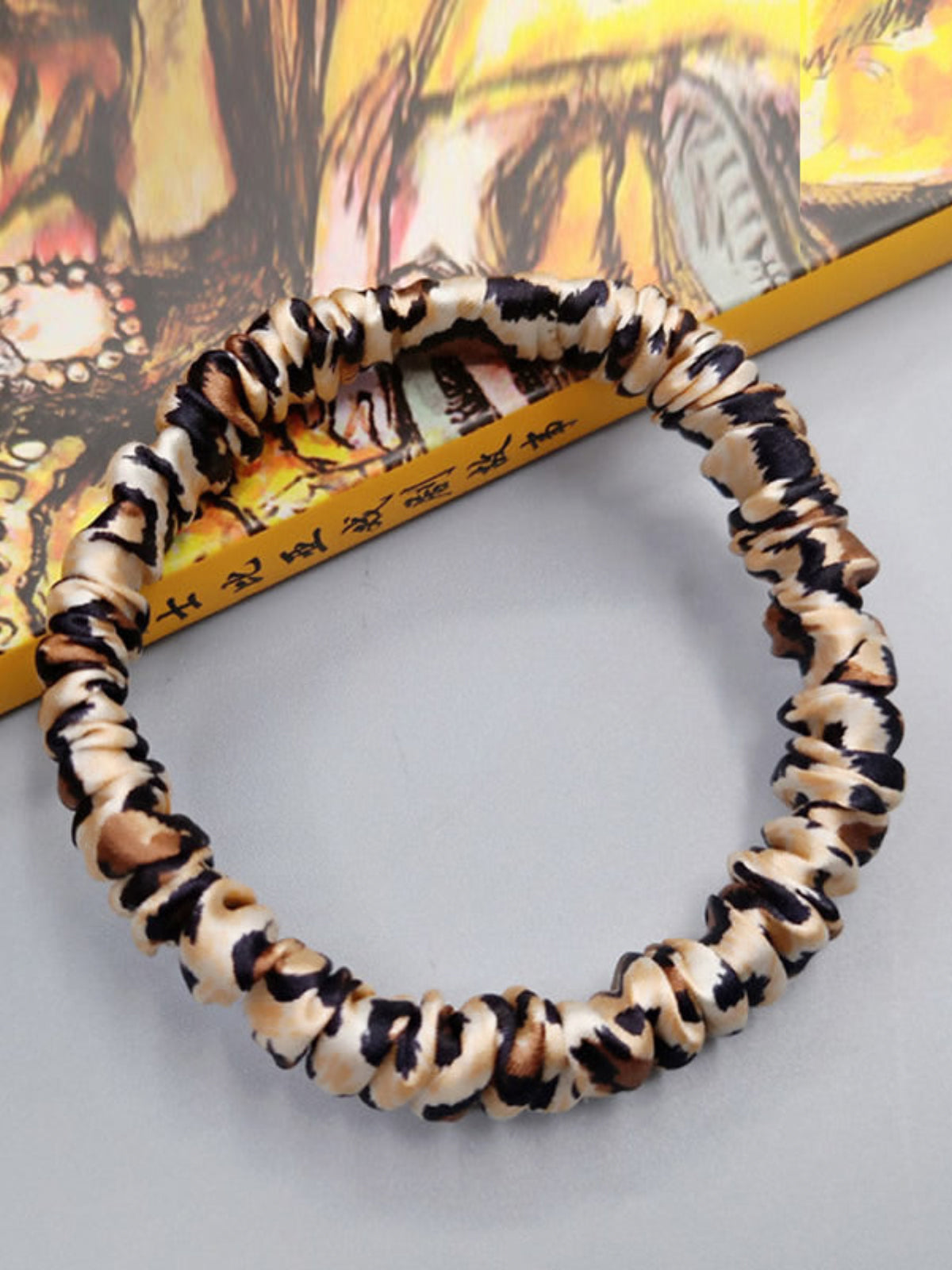 [Leopard] SilkSilky-AU 19Momme Scrunchie 004