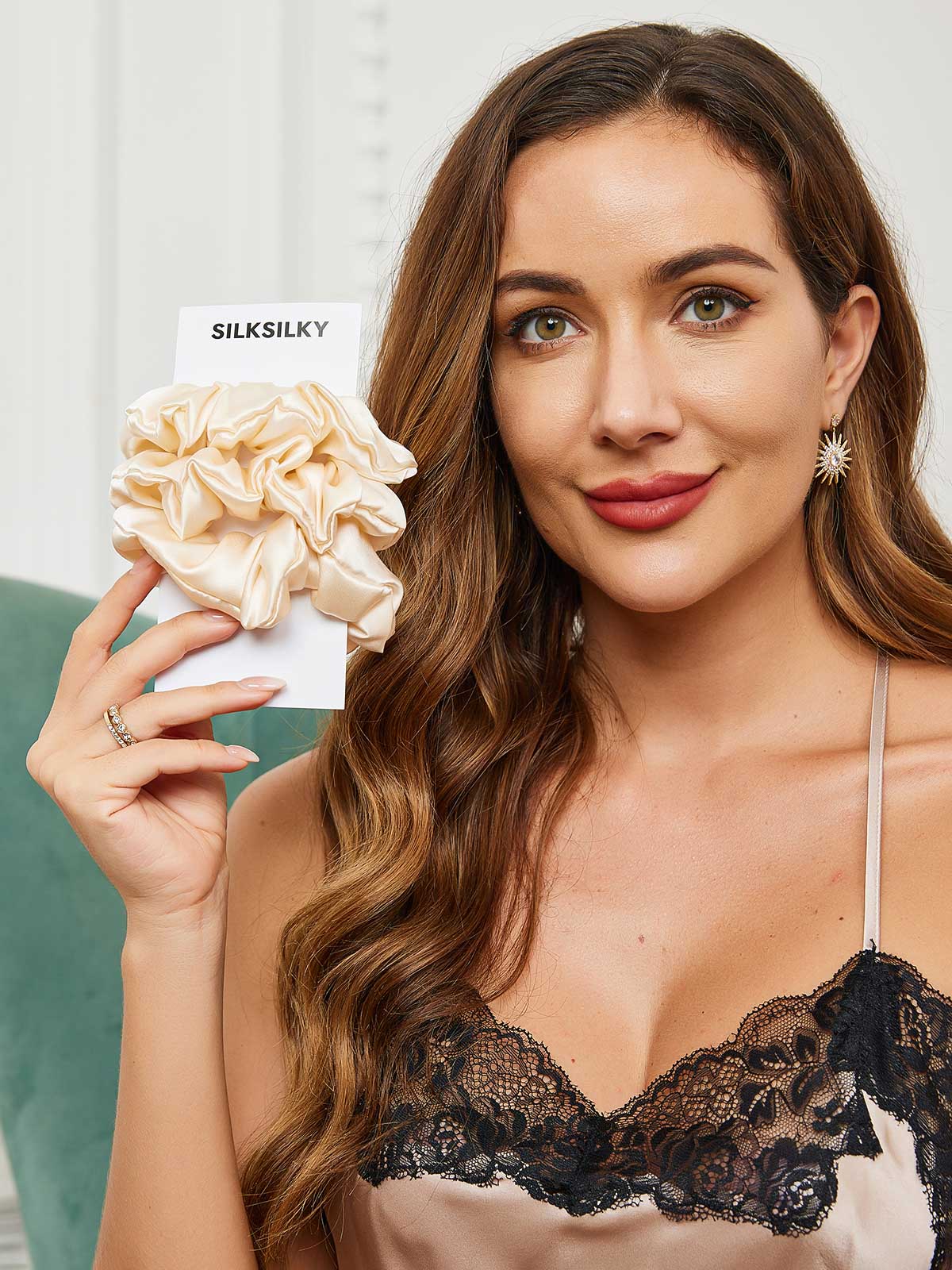 [Light Beige] SilkSilky-AU 19Momme Pure Silk Scrunchie 001