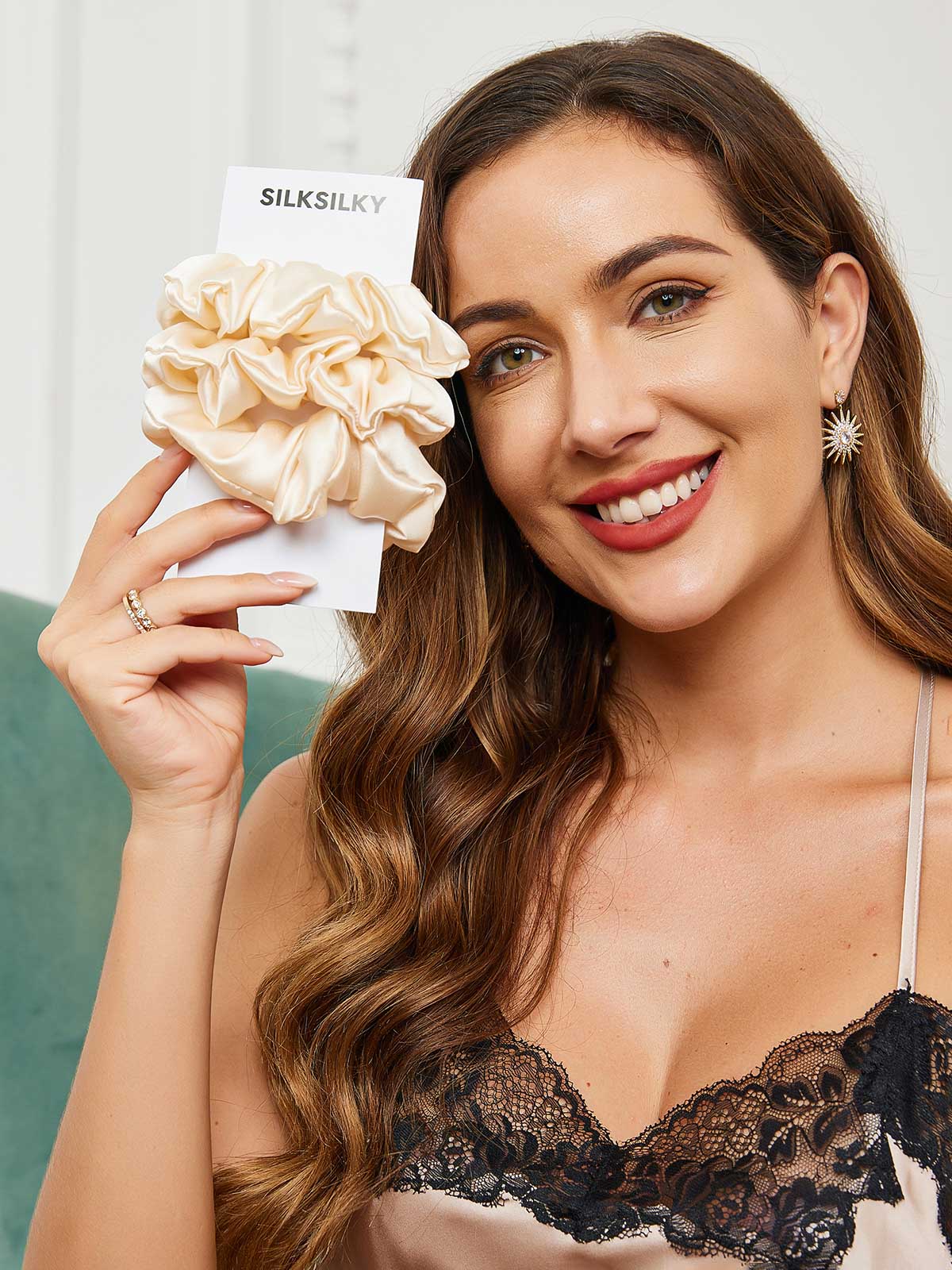 [Light Beige] SilkSilky-AU 19Momme Pure Silk Scrunchie 002