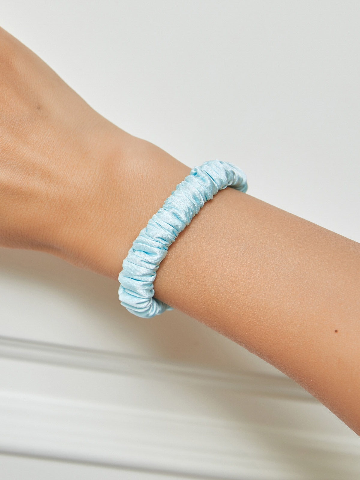 [Light Blue] SilkSilky-AU 19Momme Scrunchie 001