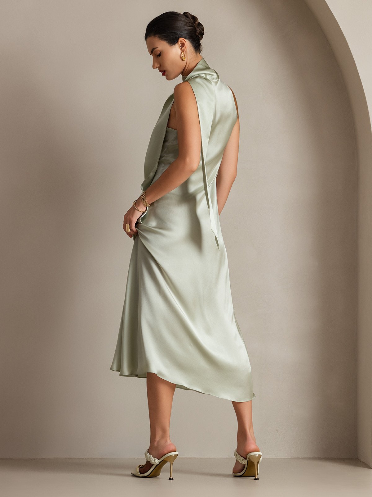 [Light Green] SilkSilky-AU 19Momme Silk Sleeveless Tie Neck Dress 002