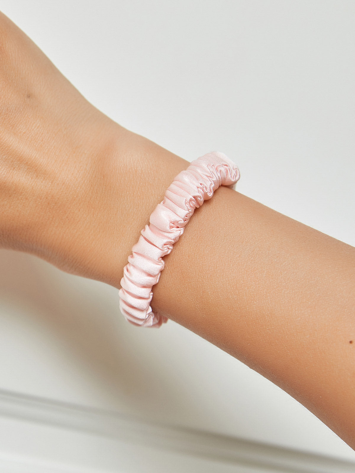 [Light Pink] SilkSilky-AU 19Momme Pure Silk Scrunchie 001