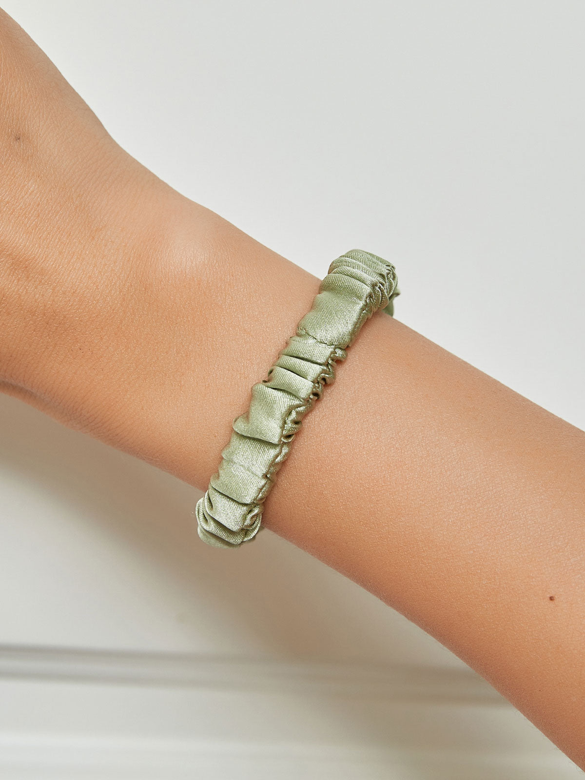 [Mint Green] SilkSilky-AU 19Momme Scrunchie 001