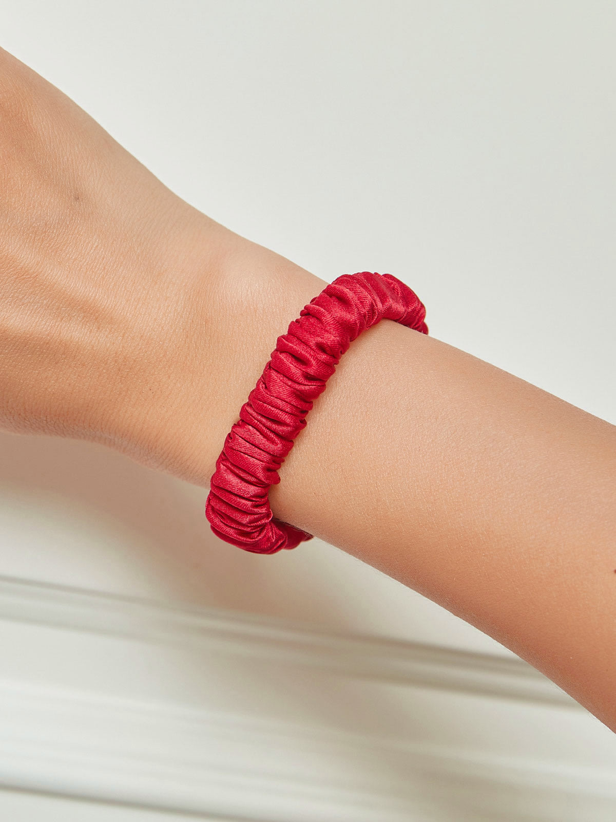 [Red] SilkSilky-AU 19Momme Pure Silk Scrunchie 001