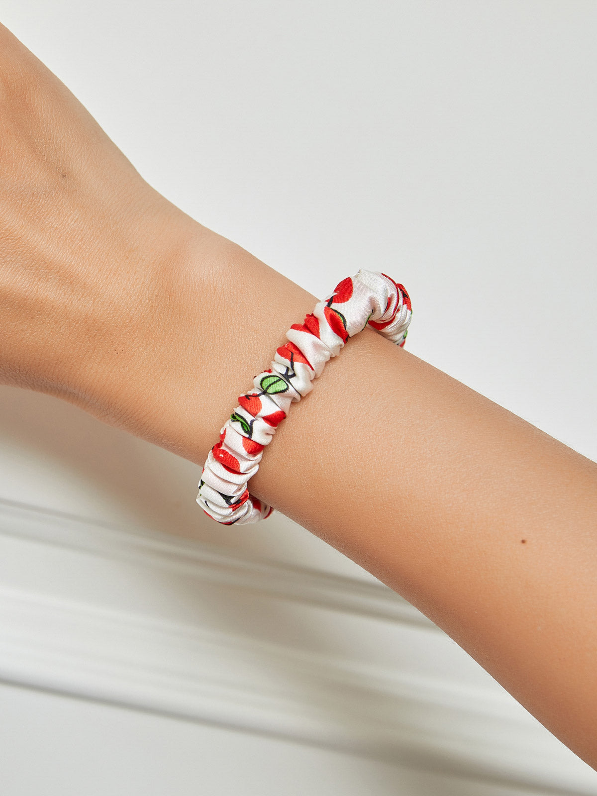 [Red] SilkSilky-AU Pure Silk Scrunchie 001