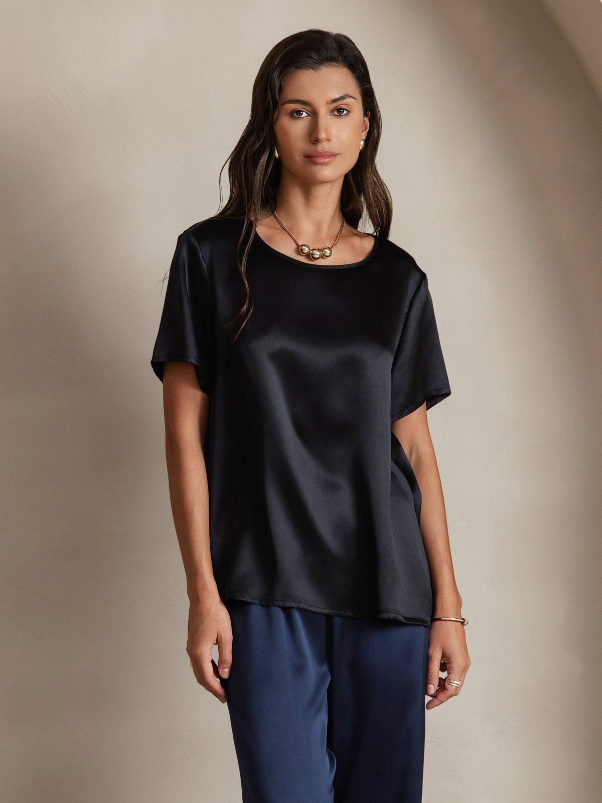 SilkSilky-AU Pure Silk Short Sleeve Round Neck Women's T-Shirt Black 001