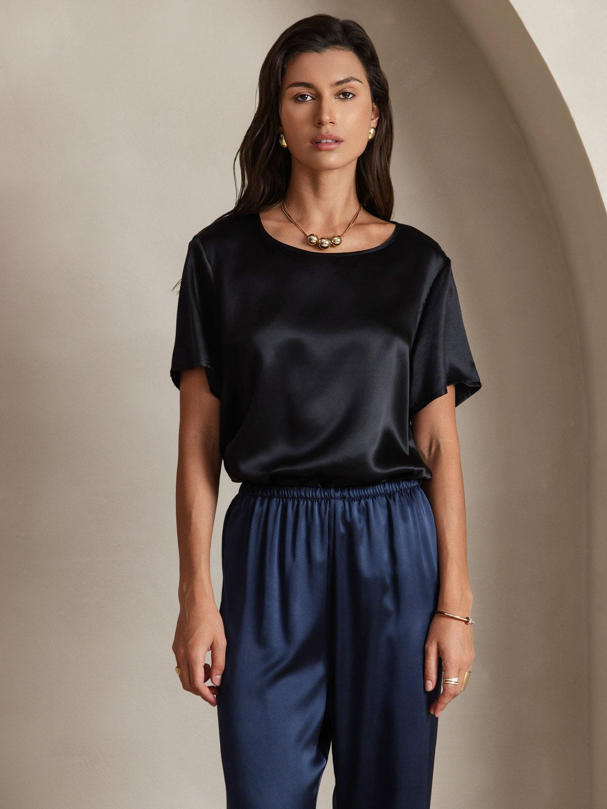 SilkSilky-AU Pure Silk Short Sleeve Round Neck Women's T-Shirt Black 003